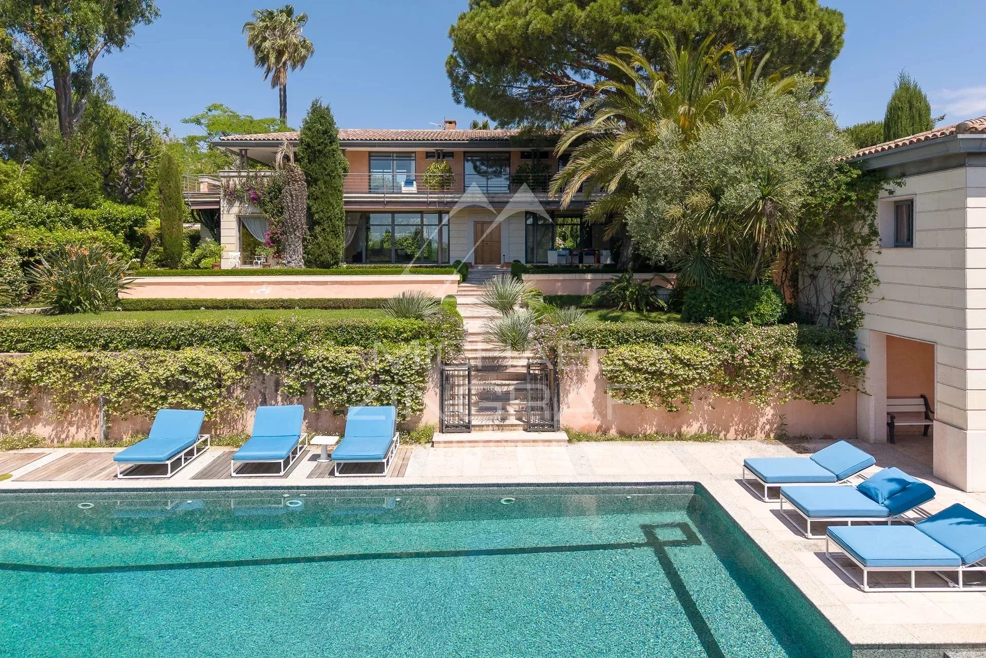 Cap d’Antibes – Élégance contemporaine dans un domaine privé et sécurisé - 14