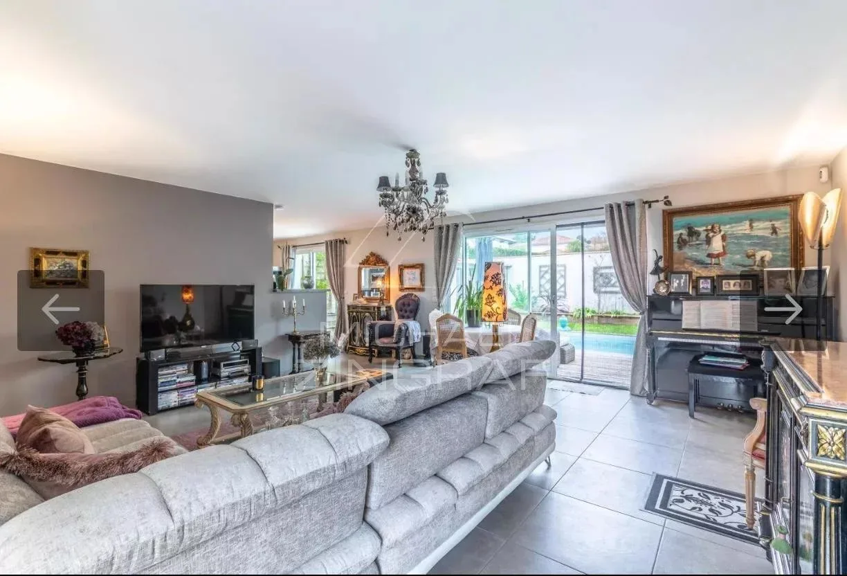 Appartement T4 lumineux avec piscine privative - 7