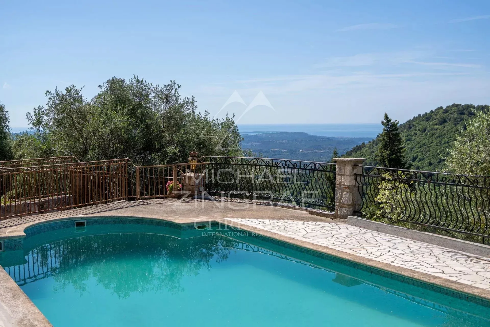 Charmante villa provençale en position dominante - 12
