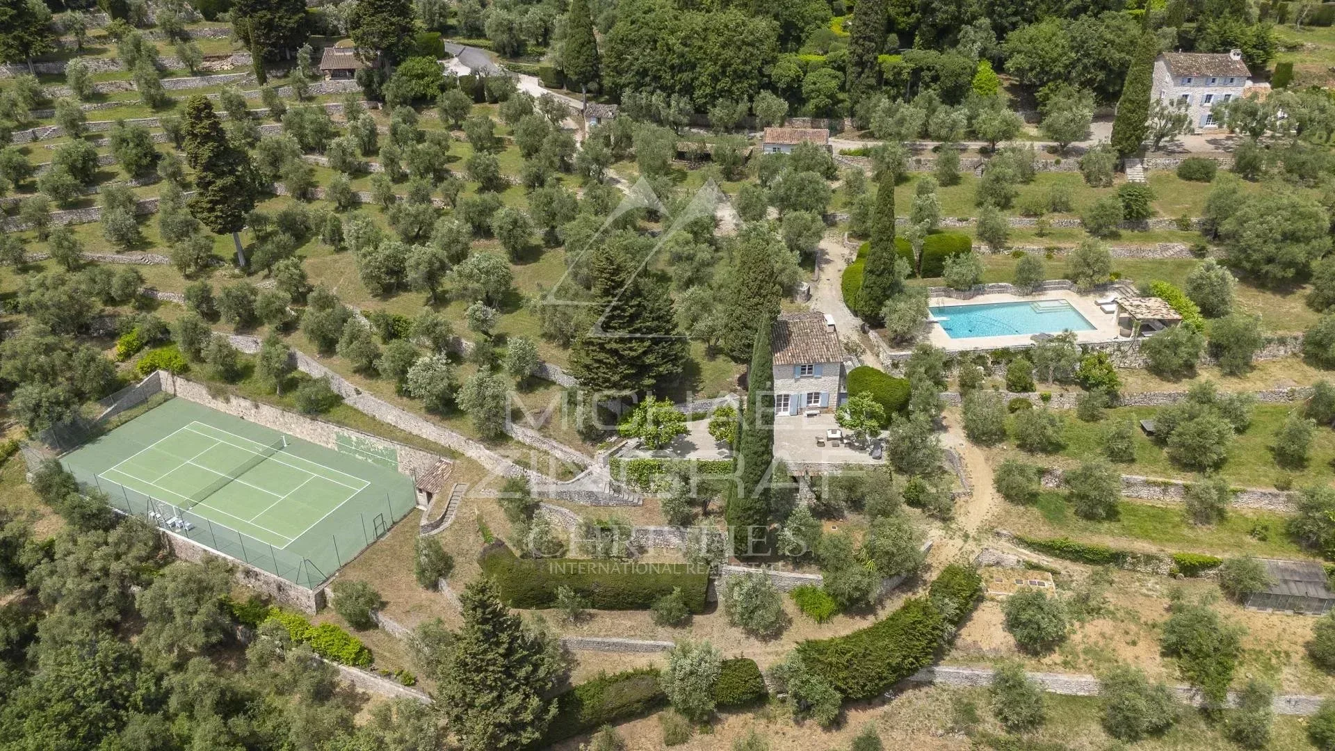 Domaine vue mer et lac, oliveraie , tennis avec villa  principale et pavillon d'hôtes. - 18