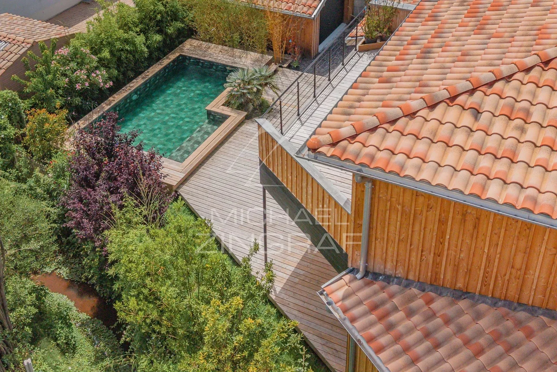 Hyper centre - Villa neuve 4 suites avec piscine - 11