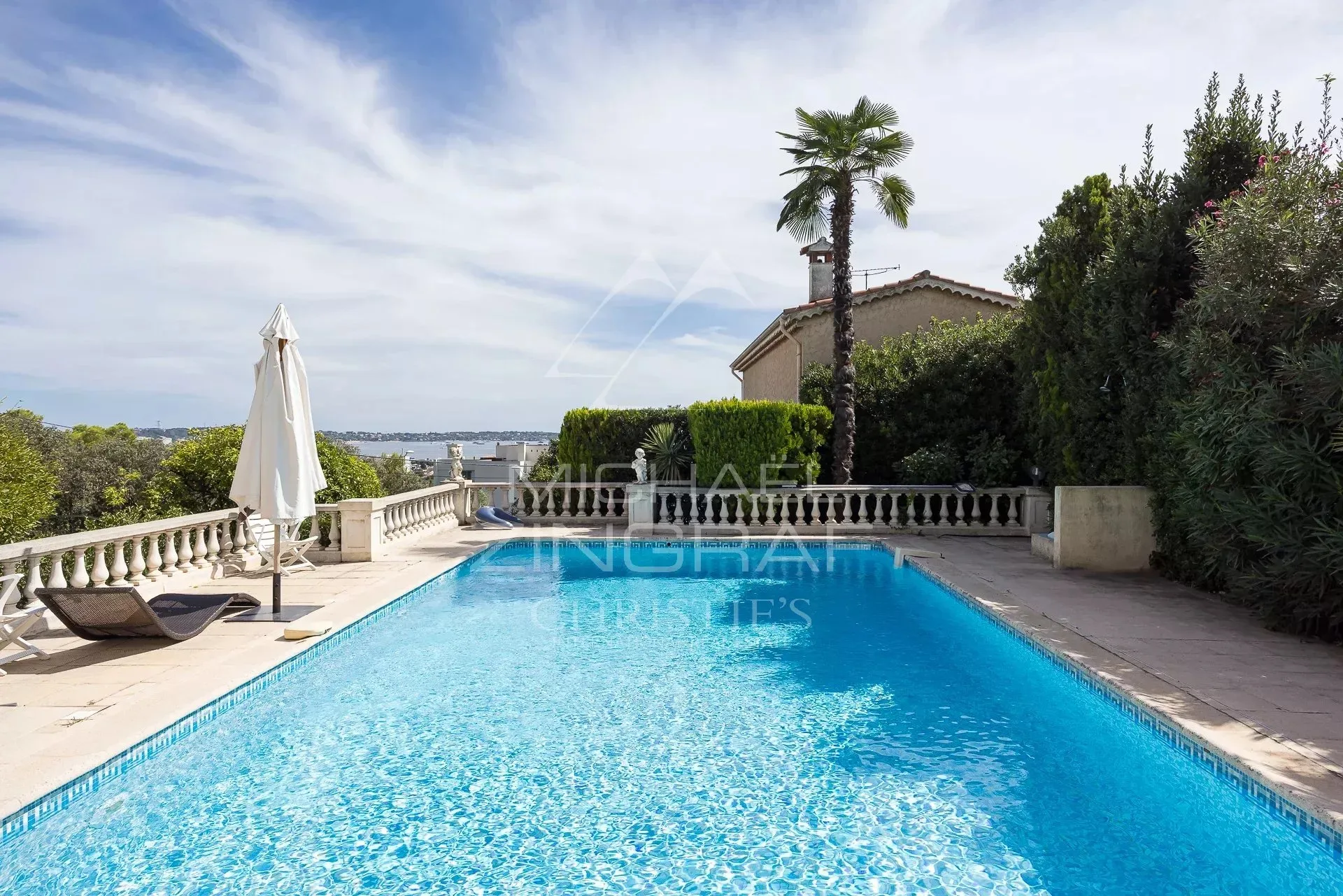 GOLFE JUAN - VUE PANORAMIQUE MER - DUPLEX - 2