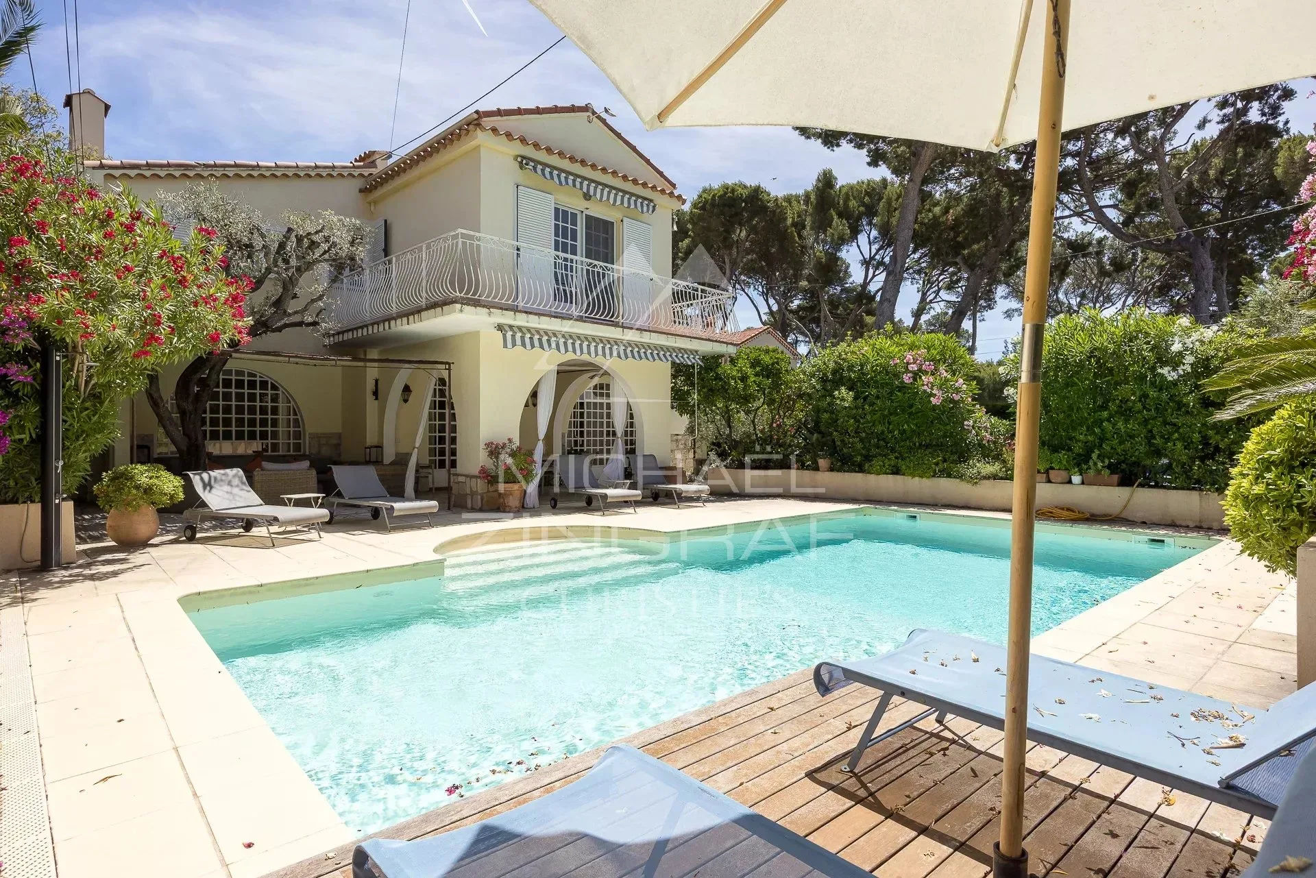 Cap d’Antibes – Élégante villa au calme absolu, à quelques pas des plages de la Garoupe - 11