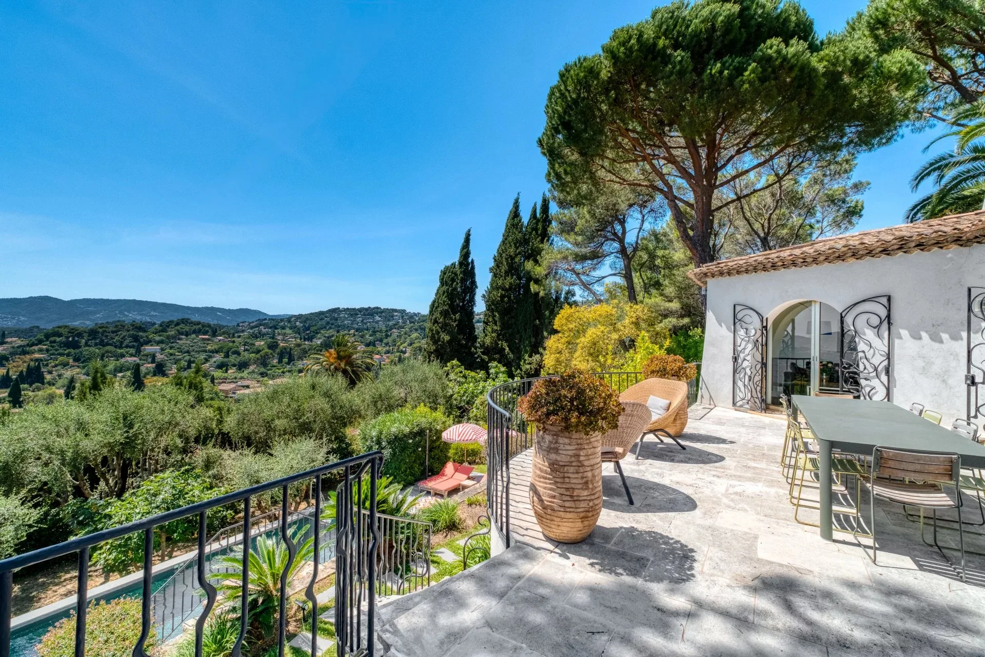 Mougins - Villa provençale rénovée avec vue panoramique jusqu'à l'Estérel - 13