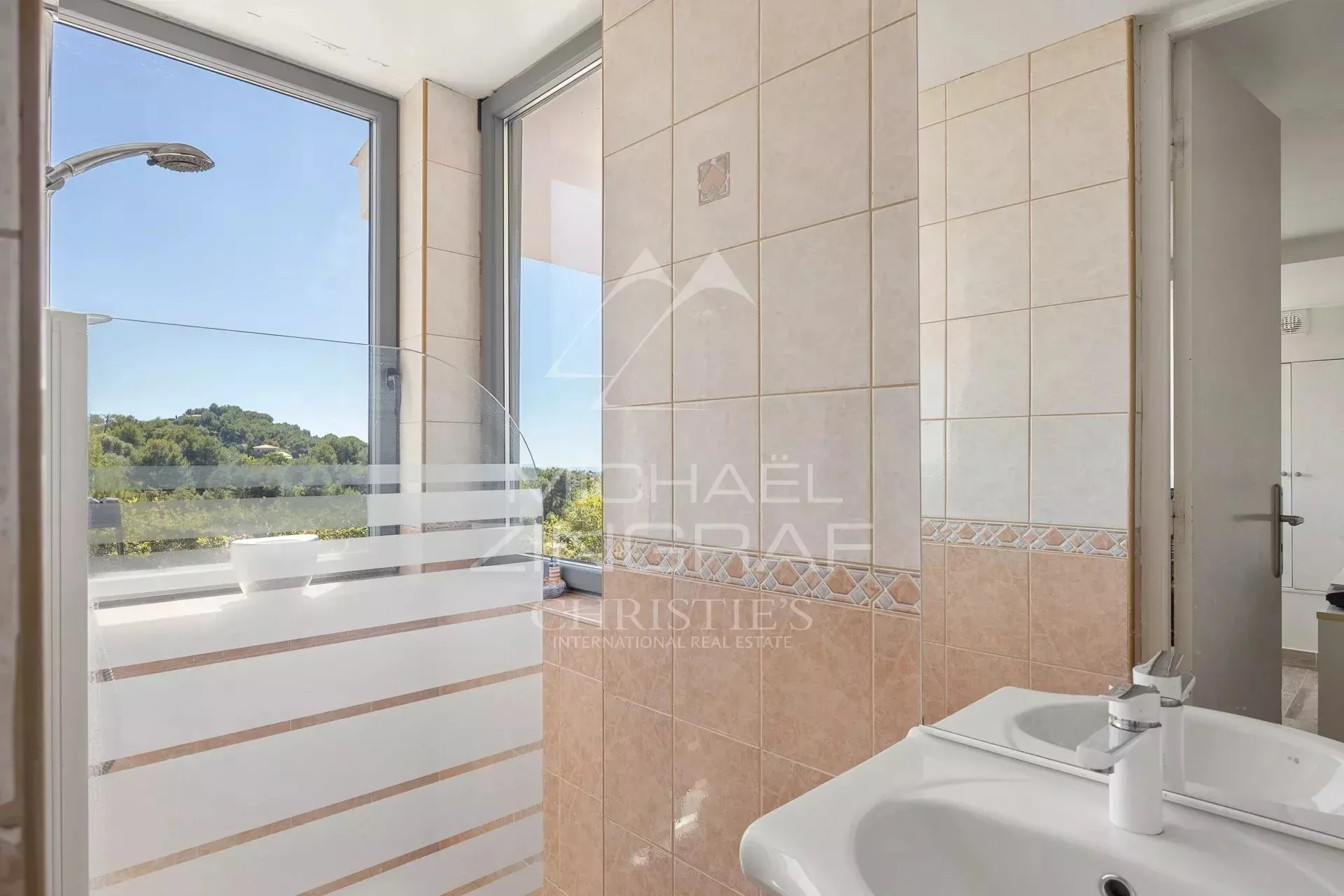 Proche Nice - Colomars - Superbe propriété de caractère avec vue panoramique exceptionnelle - 17