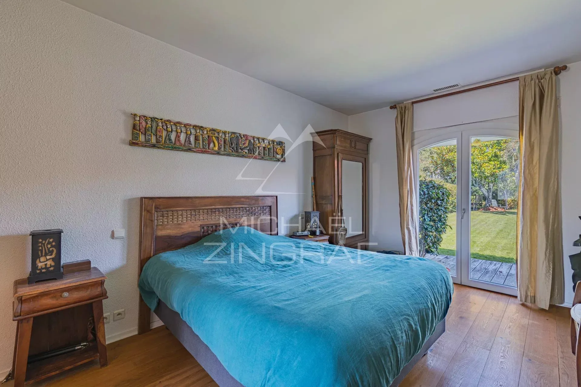 Villa contemporaine de 5 chambres - 10
