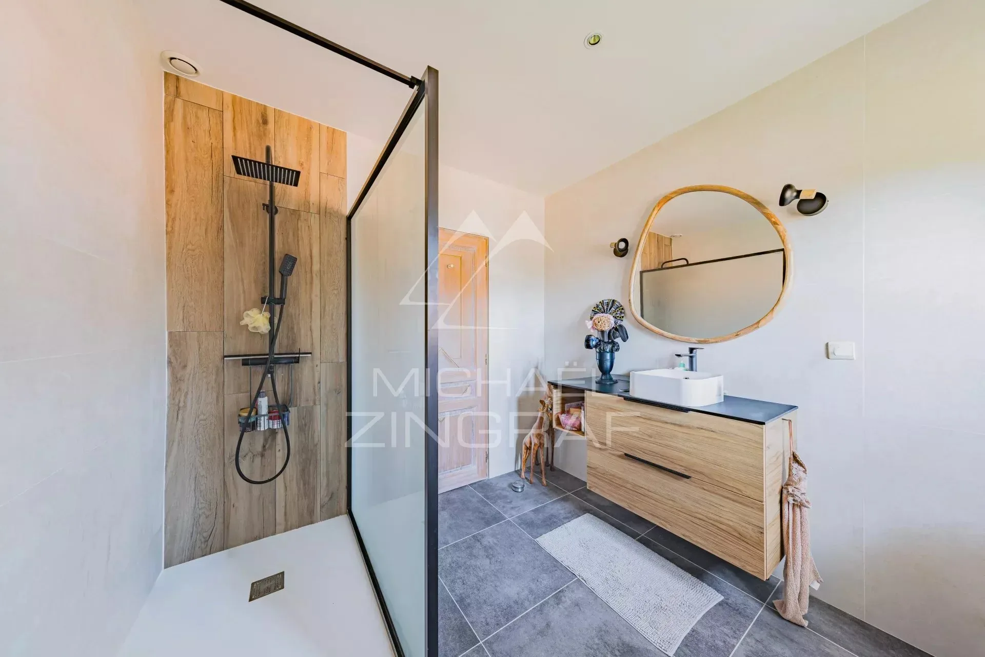 Villa contemporaine de 5 chambres - 12