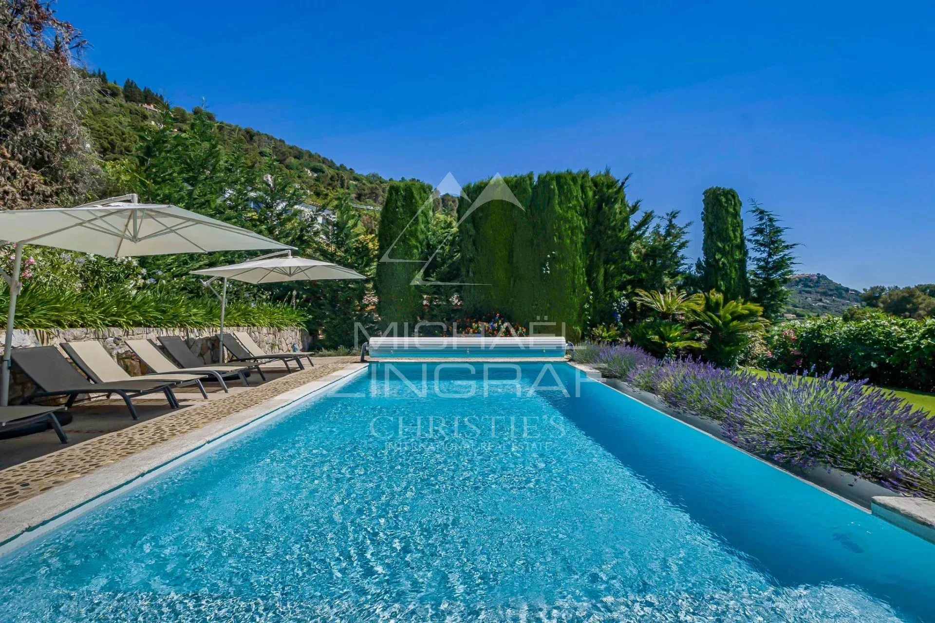 Villa familiale avec vue panoramique dans un domaine résidentiel - 13