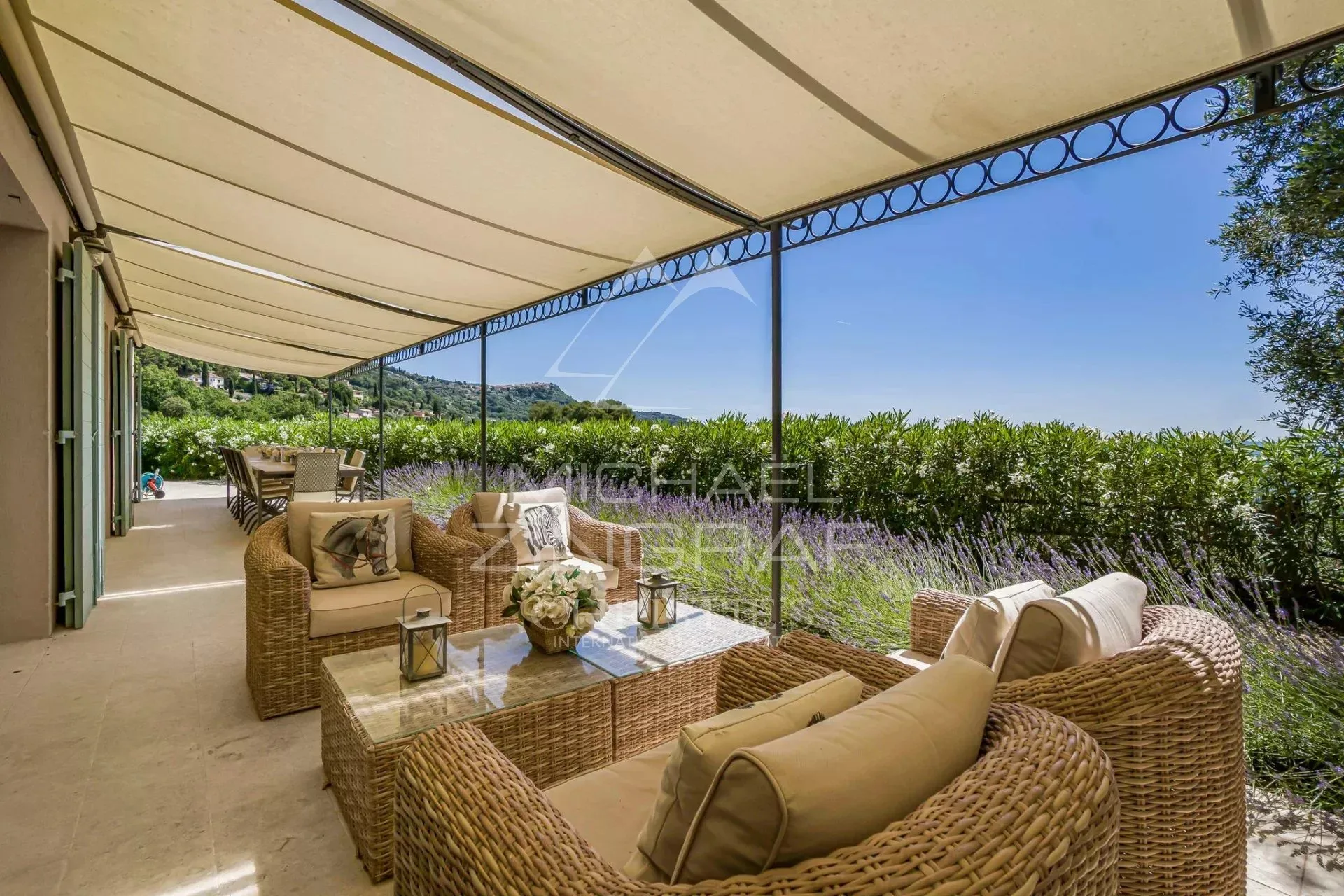Villa familiale avec vue panoramique dans un domaine résidentiel - 14