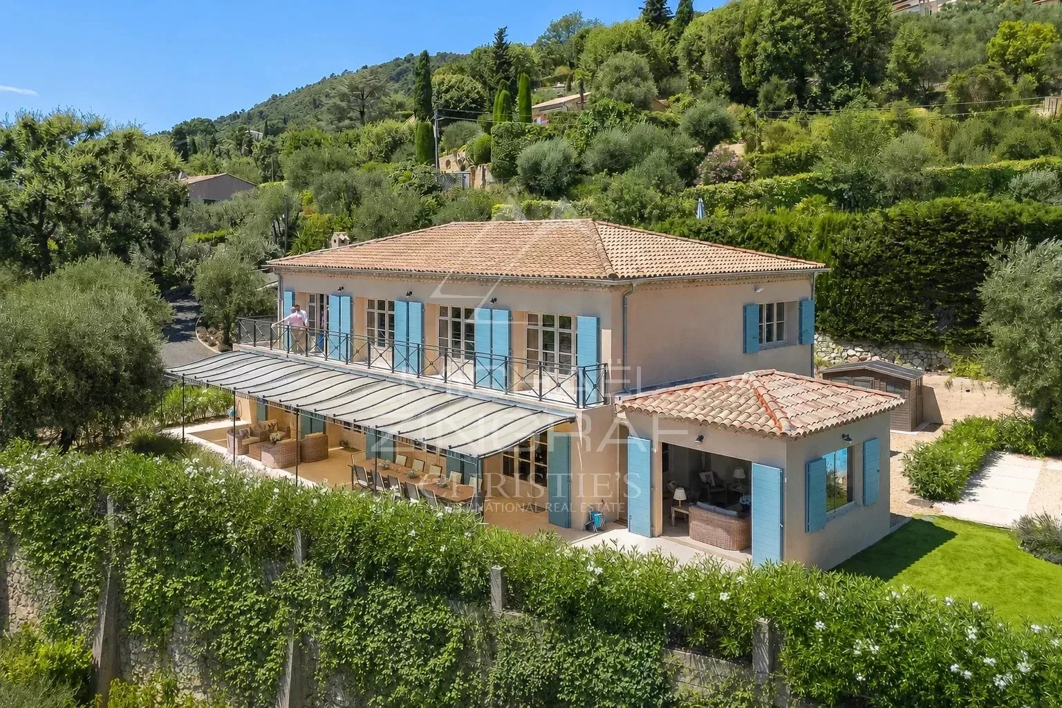 Villa familiale avec vue panoramique dans un domaine résidentiel - 11