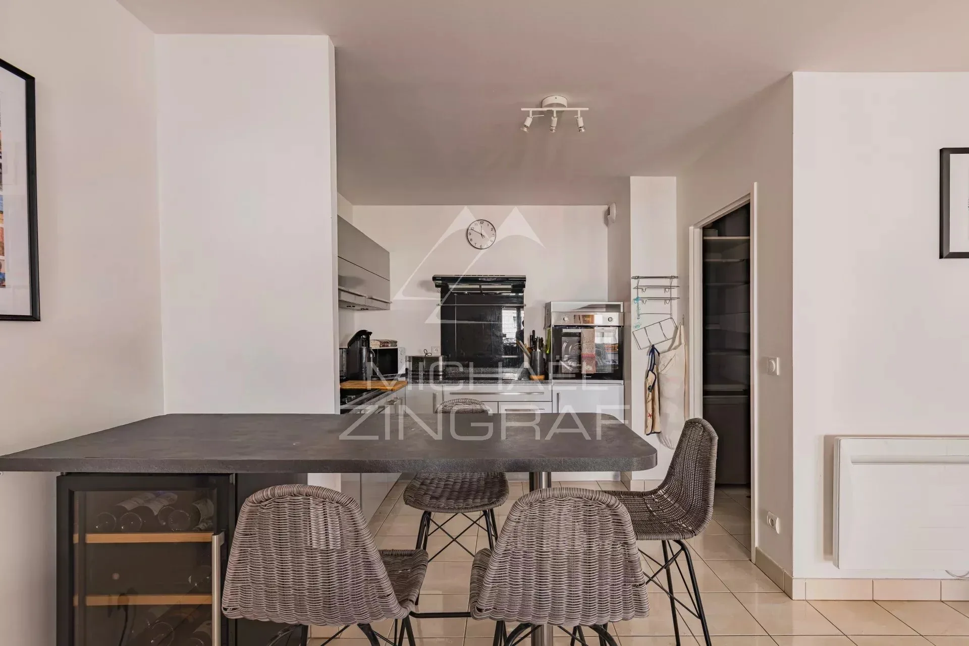 Arcachon hyper-centre — Appartement T3 aux beaux volumes - 7