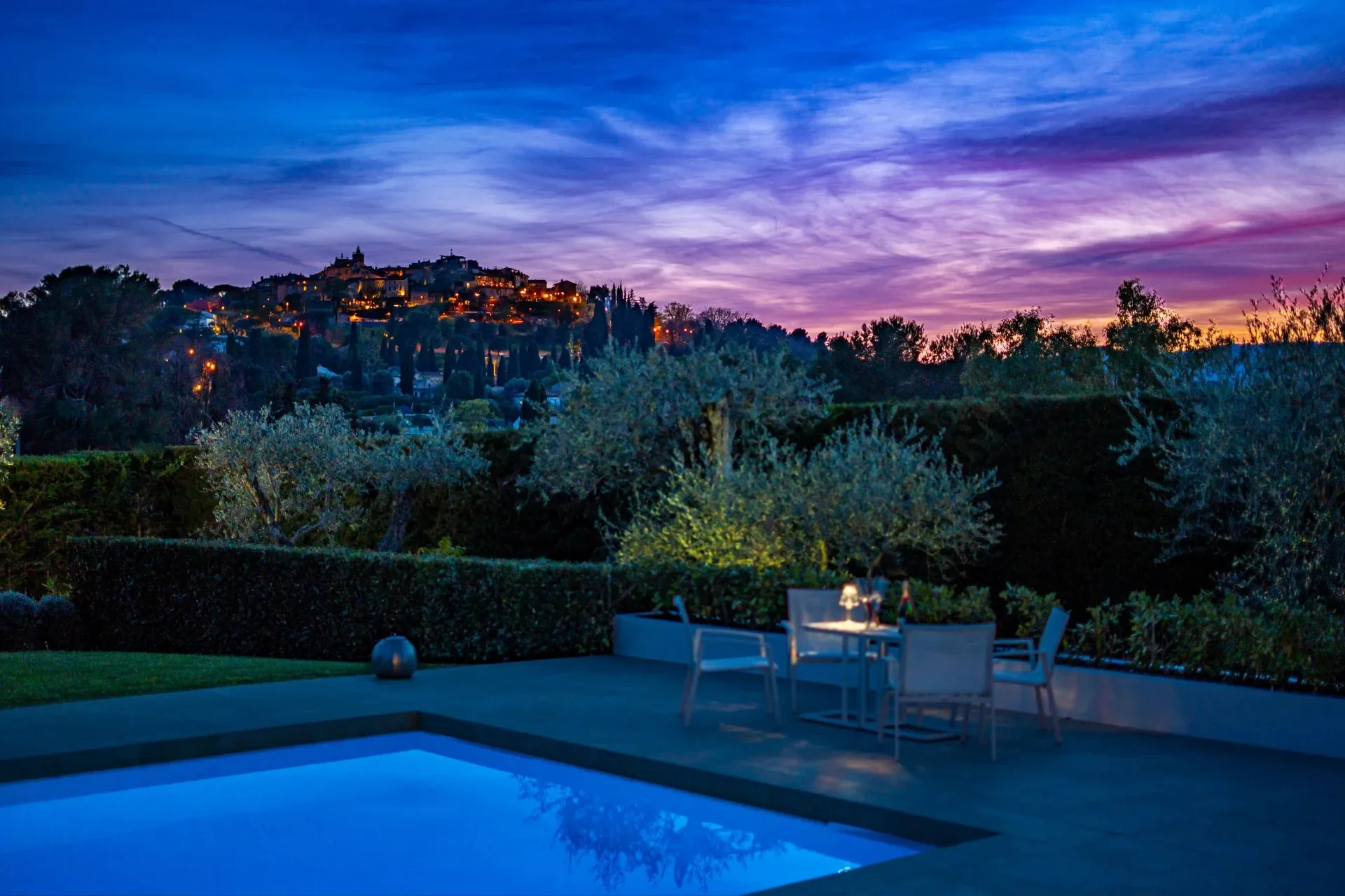 Mougins - Vue panoramique sur le village et la mer - 17
