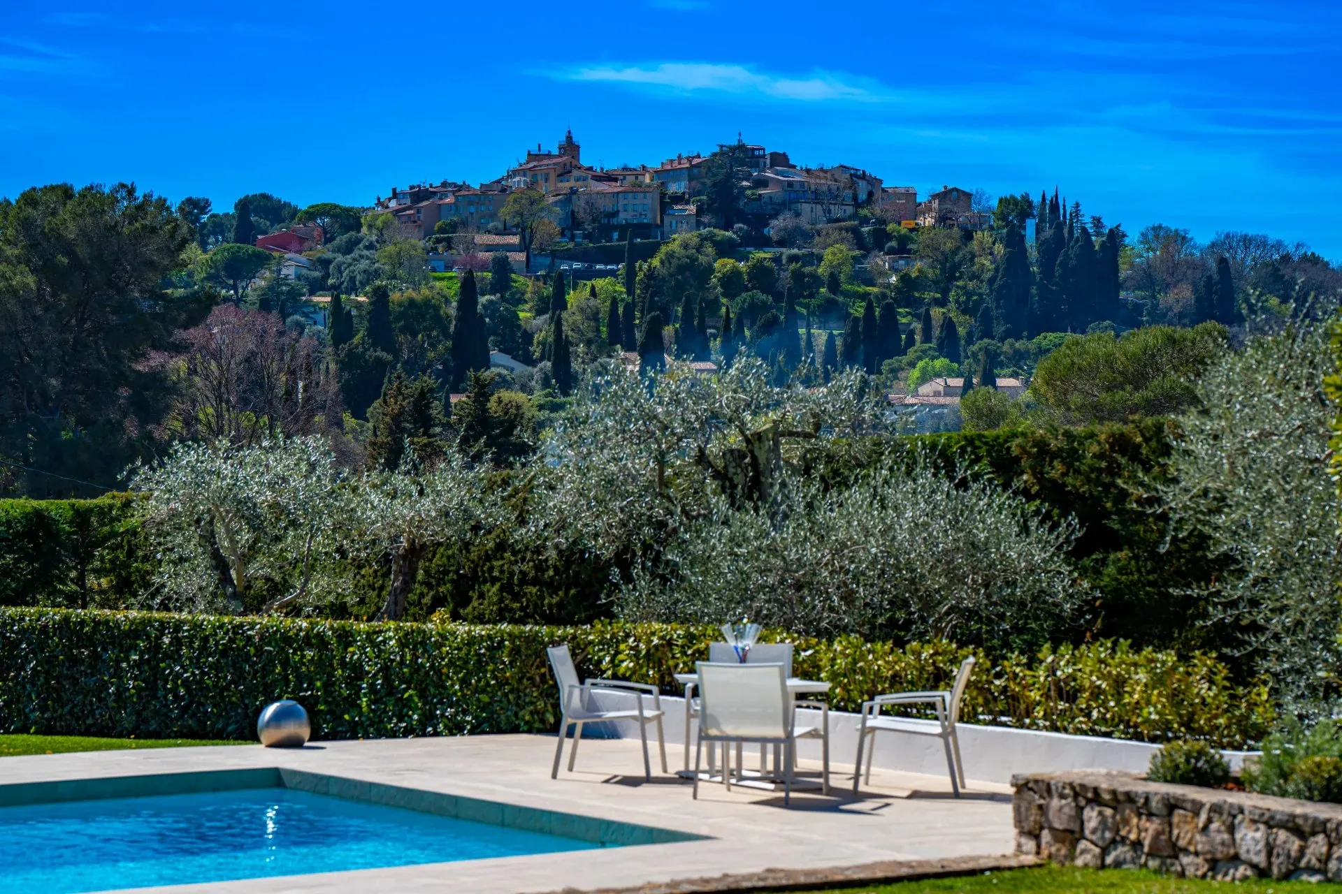 Mougins - Vue panoramique sur le village et la mer - 16