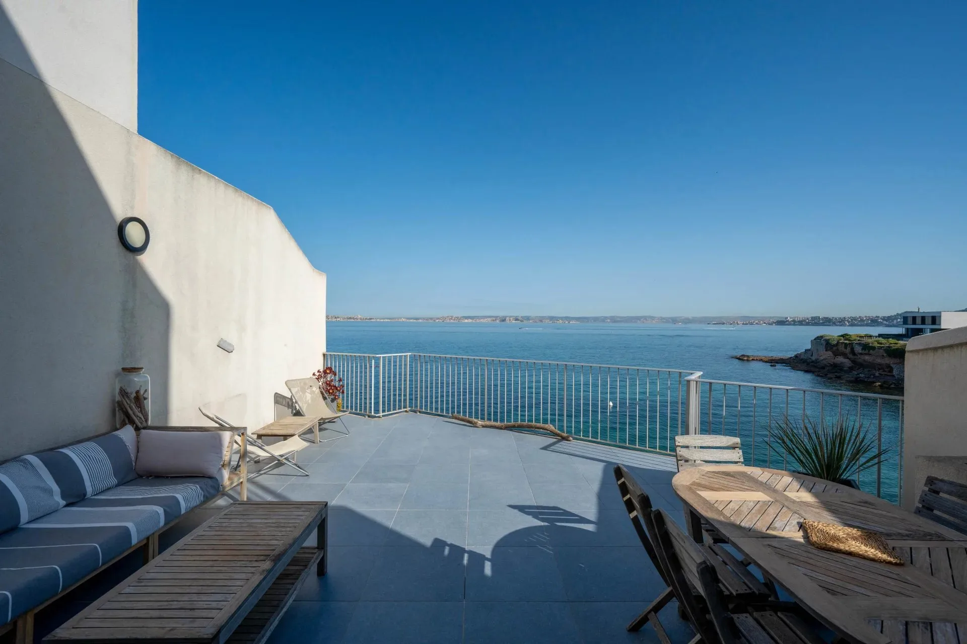 Maison pied dans l'eau avec piscine Montredon Marseille 8ème - 2