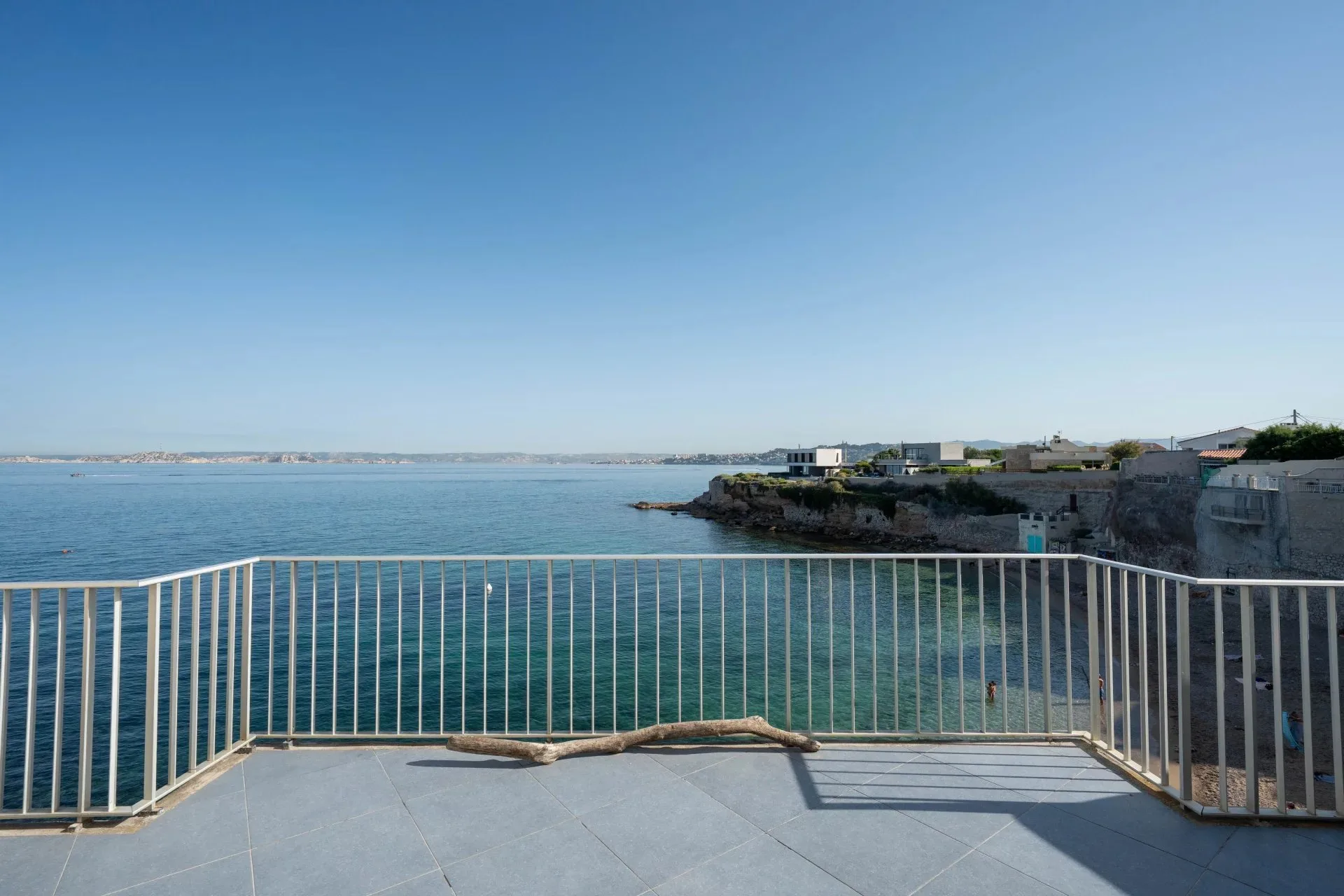 Maison pied dans l'eau avec piscine Montredon Marseille 8ème - 5