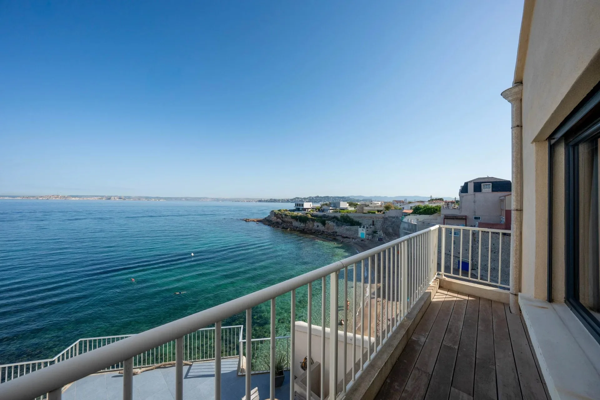Maison pied dans l'eau avec piscine Montredon Marseille 8ème - 7