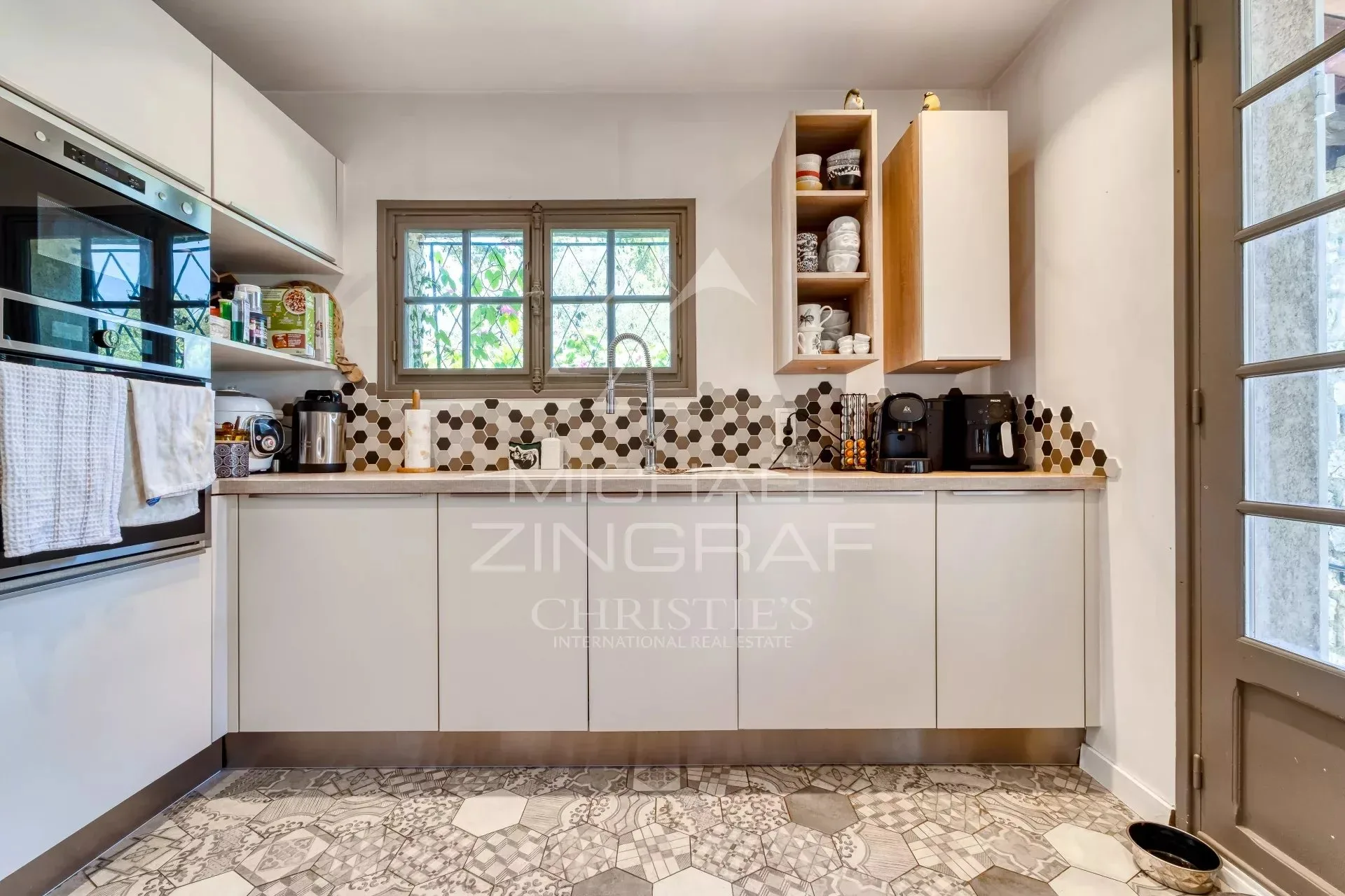 Tourrettes-sur-Loup – Élégante villa provençale à pied du village - 10