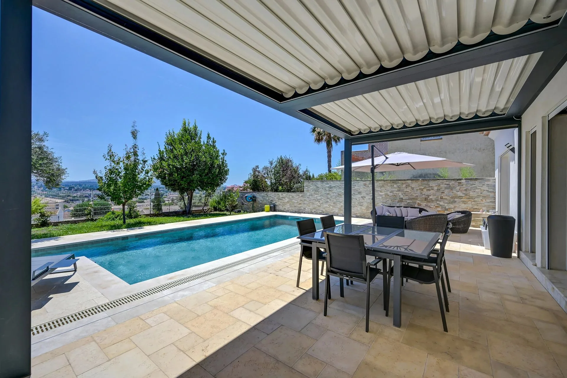 PLAN-DE-CUQUES, Maison familiale avec vue panoramique et piscine - 14