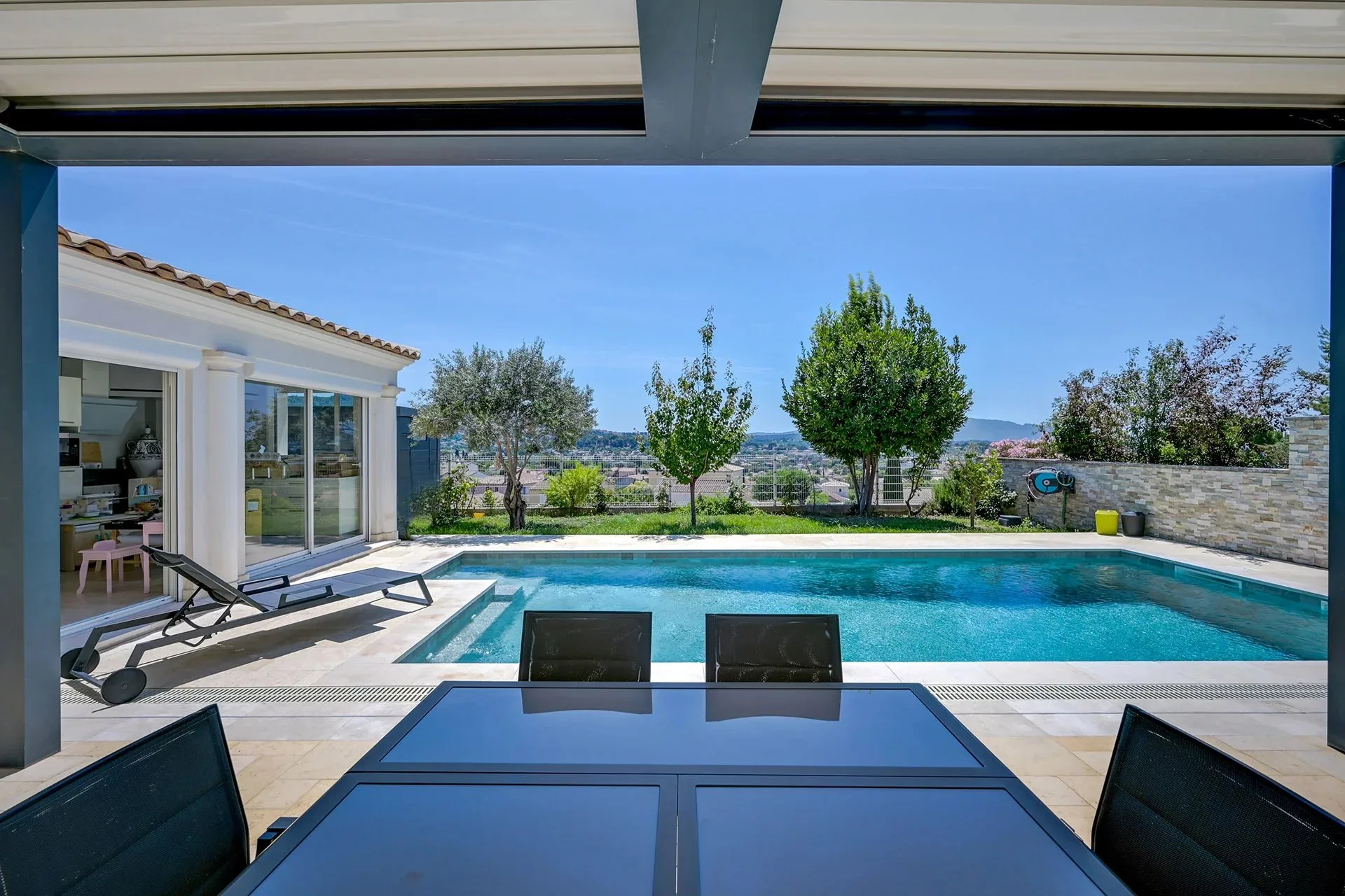 PLAN-DE-CUQUES, Maison familiale avec vue panoramique et piscine - 16