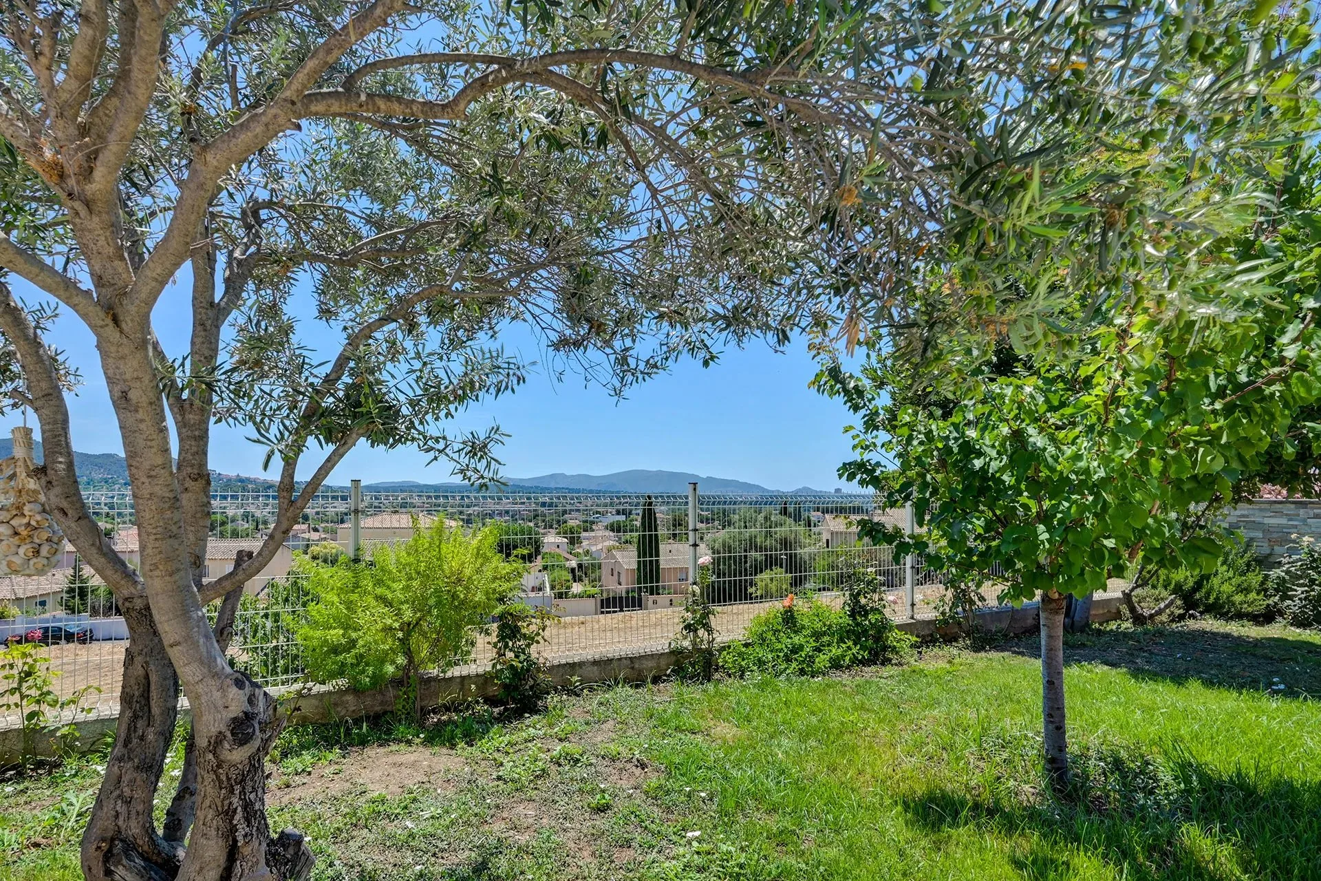 PLAN-DE-CUQUES, Maison familiale avec vue panoramique et piscine - 18
