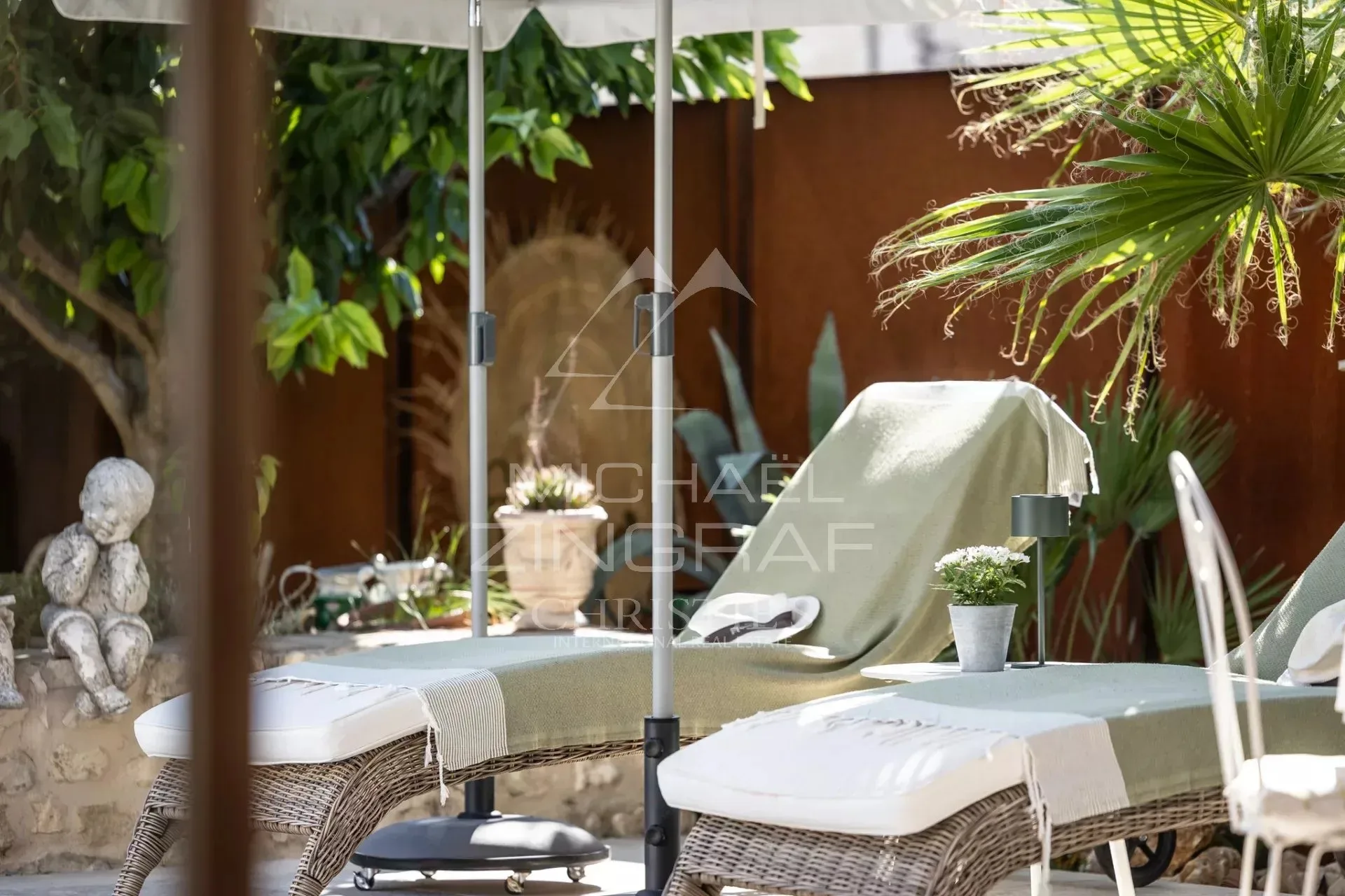 Exclusivité - Proche de l'Isle-sur-la-Sorgue - Magnifique maison de maître rénovée avec piscine - 11