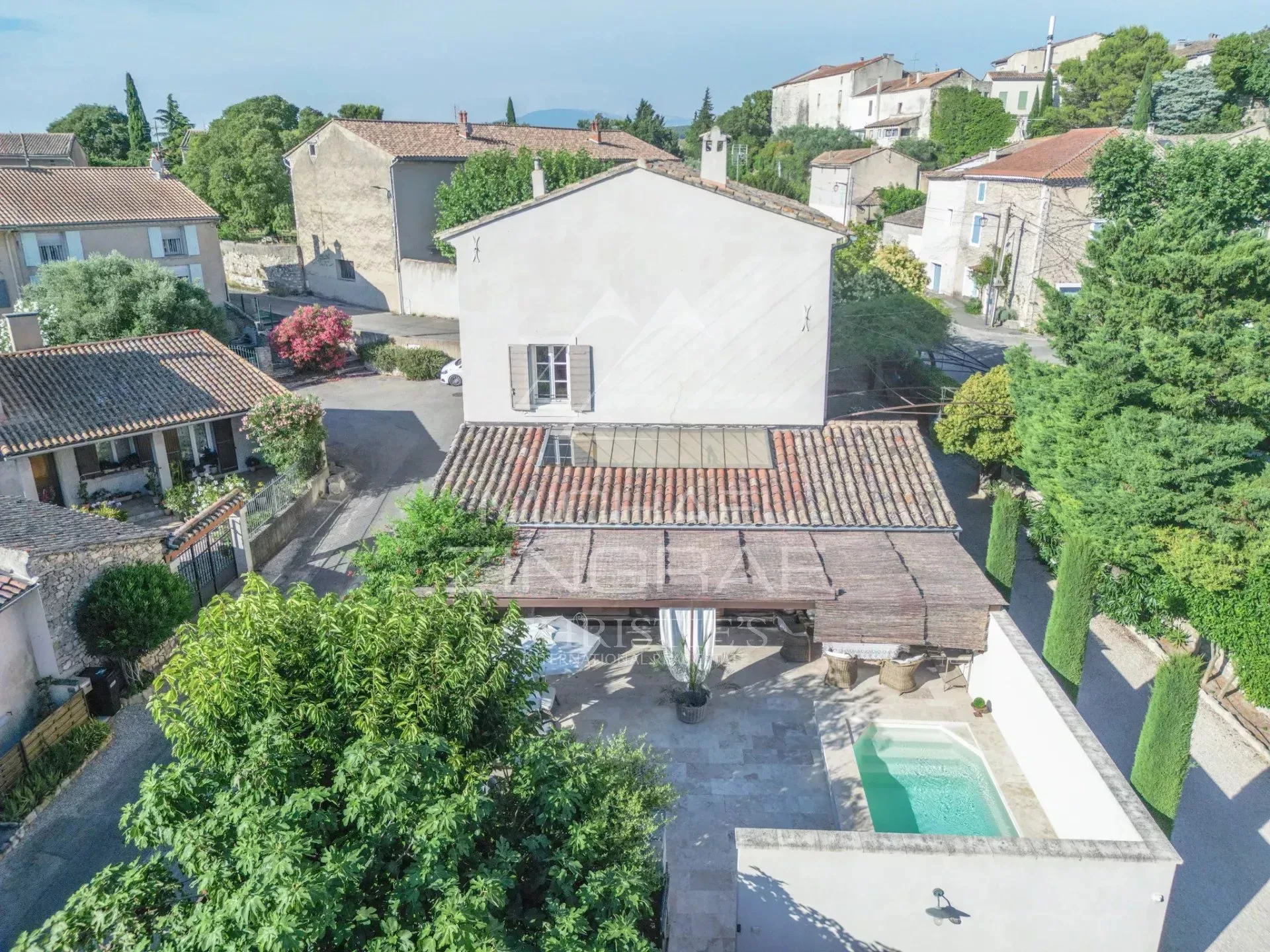 Exclusivité - Proche de l'Isle-sur-la-Sorgue - Magnifique maison de maître rénovée avec piscine - 14