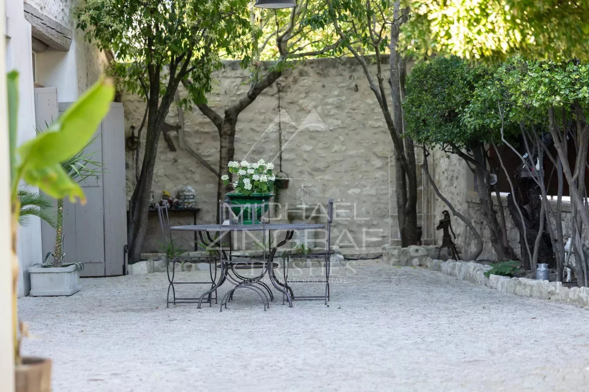 Exclusivité - Proche de l'Isle-sur-la-Sorgue - Magnifique maison de maître rénovée avec piscine - 13