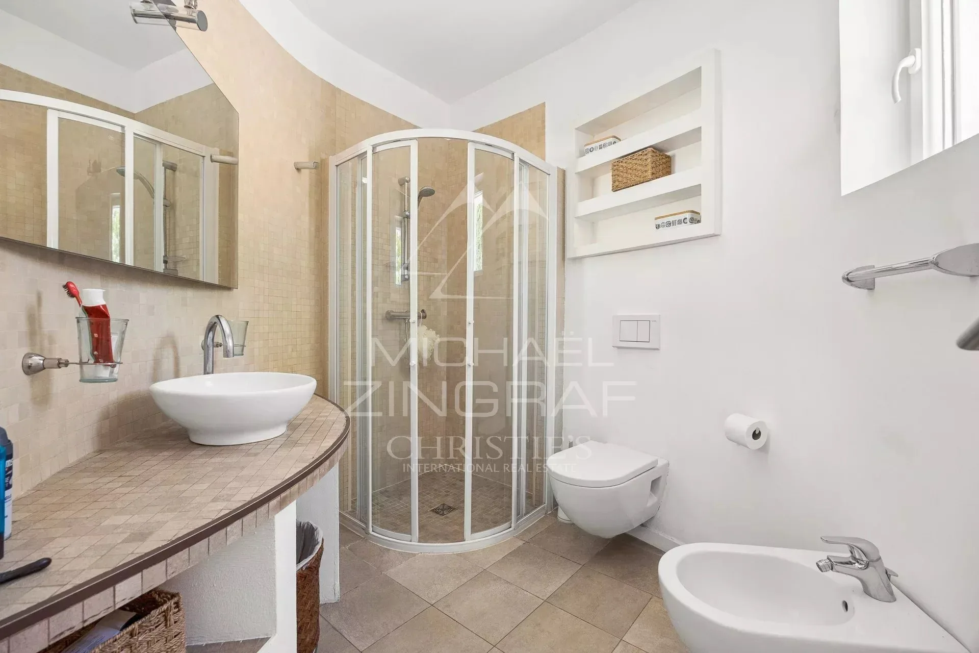 Propriété contemporaine avec vue dégagée - 7