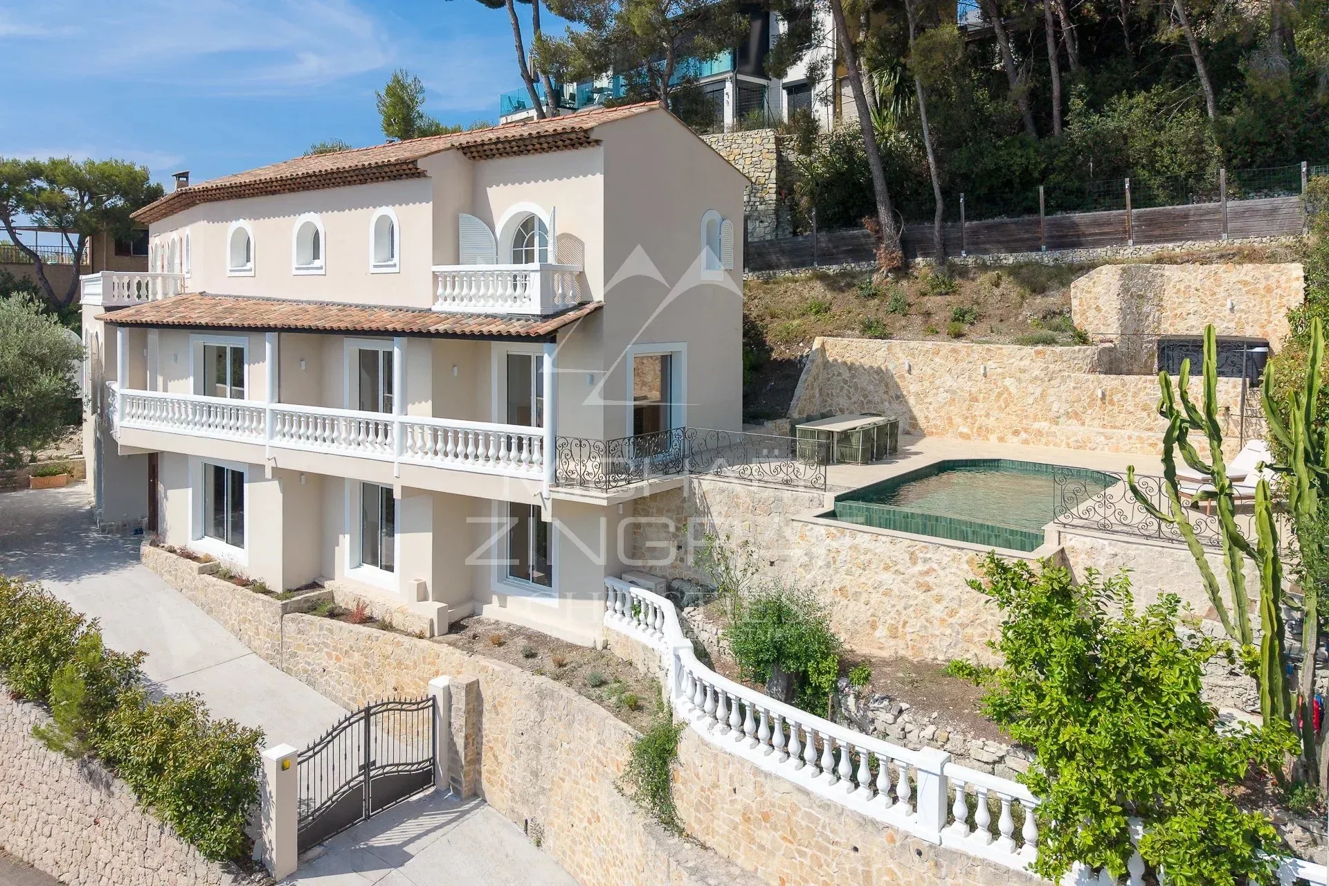 ROQUEBRUNE-CAP-MARTIN – VUE MER PANORAMIQUE - 14