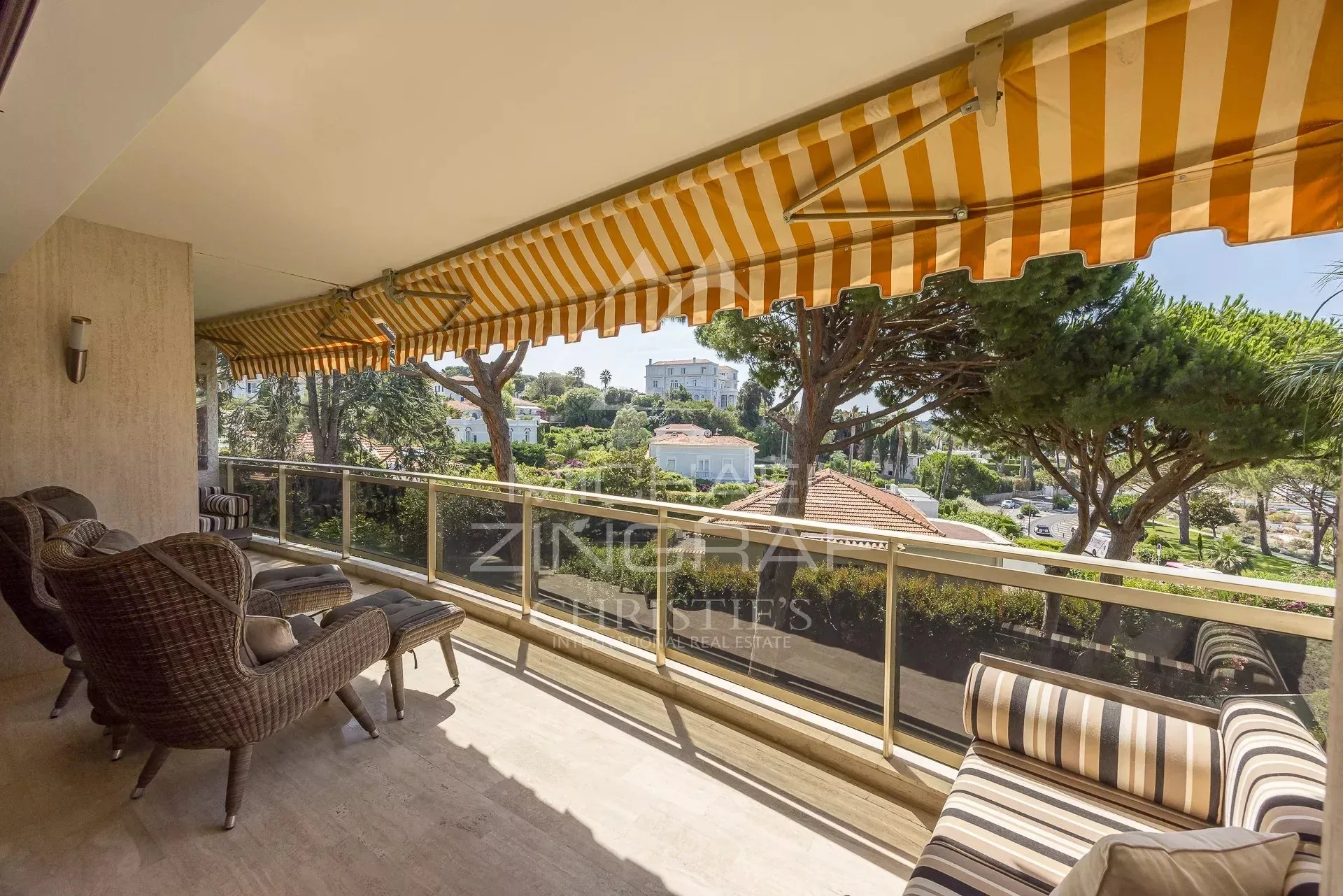 Cap d’Antibes – Une adresse d’exception à deux pas de la mer - 8