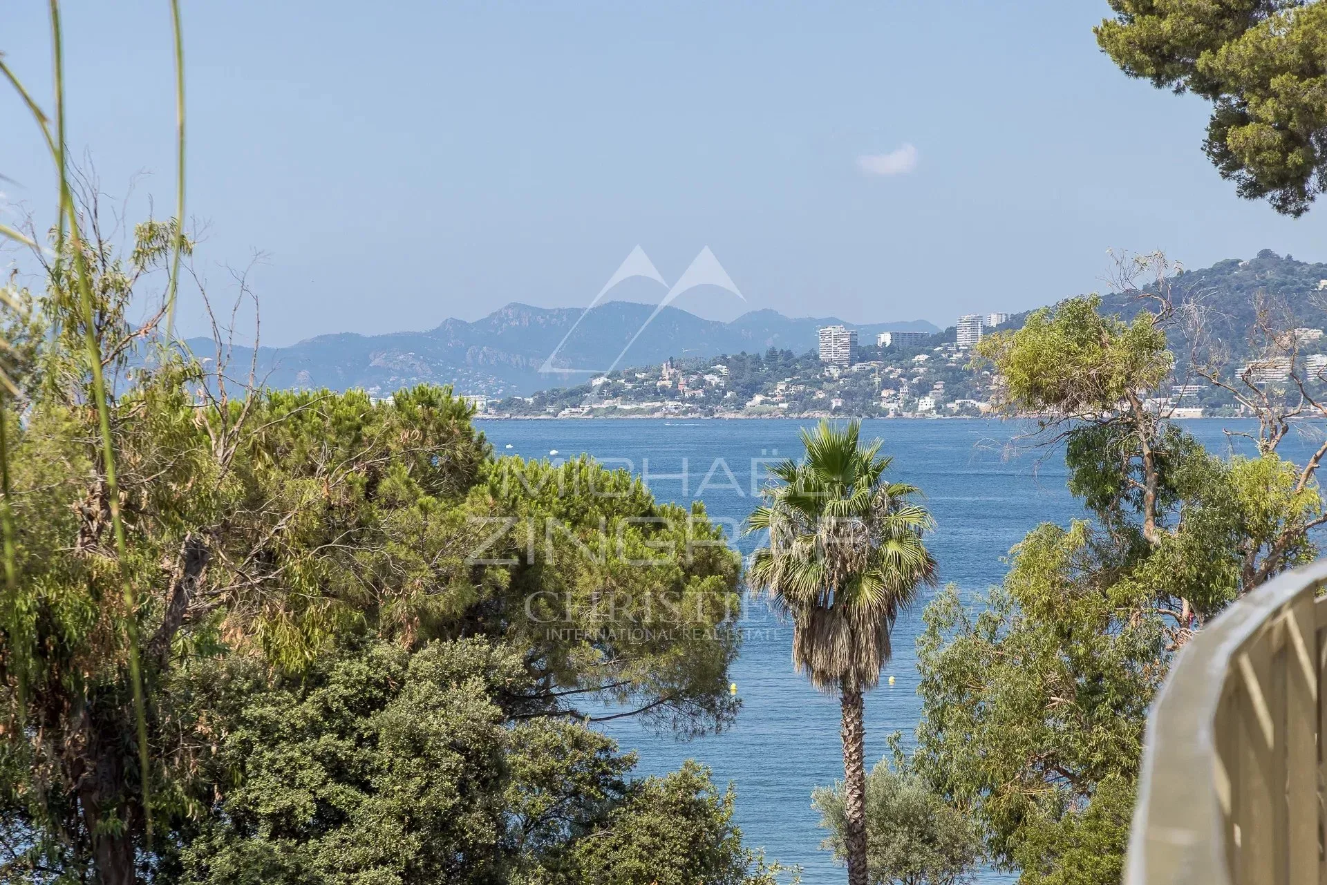 Cap d’Antibes – Une adresse d’exception à deux pas de la mer - 13