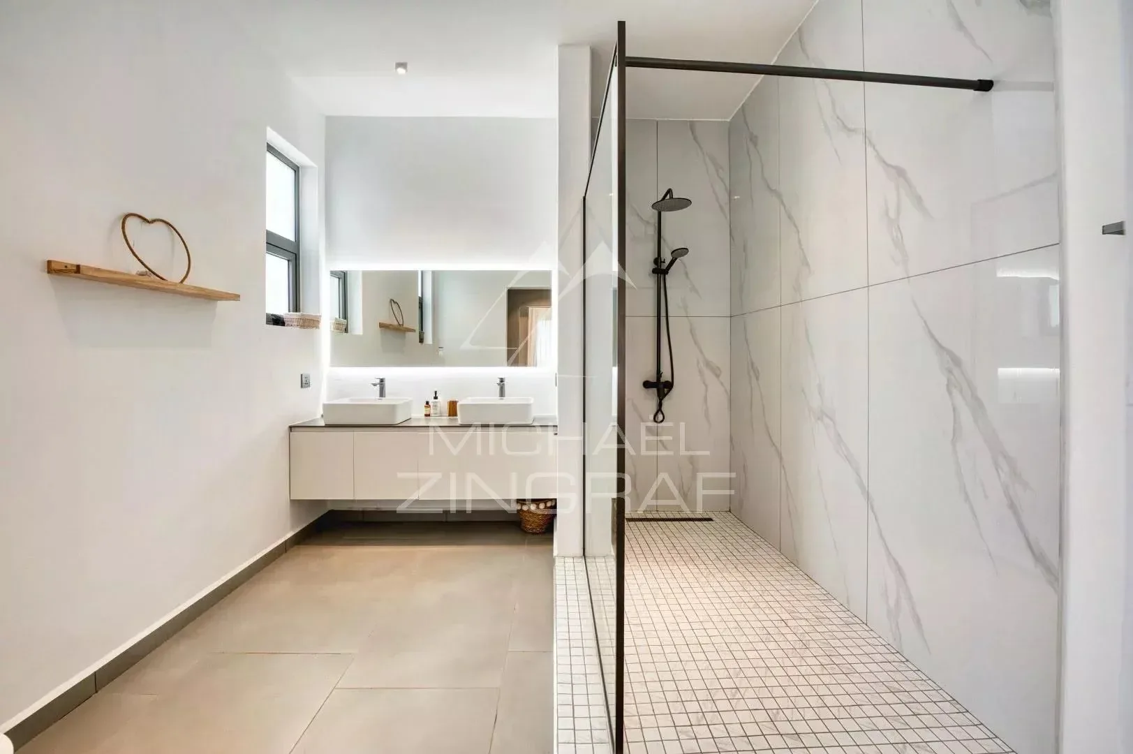 Appartement Neuf de 3 Chambres Entièrement Meublé à Pereybere - 13