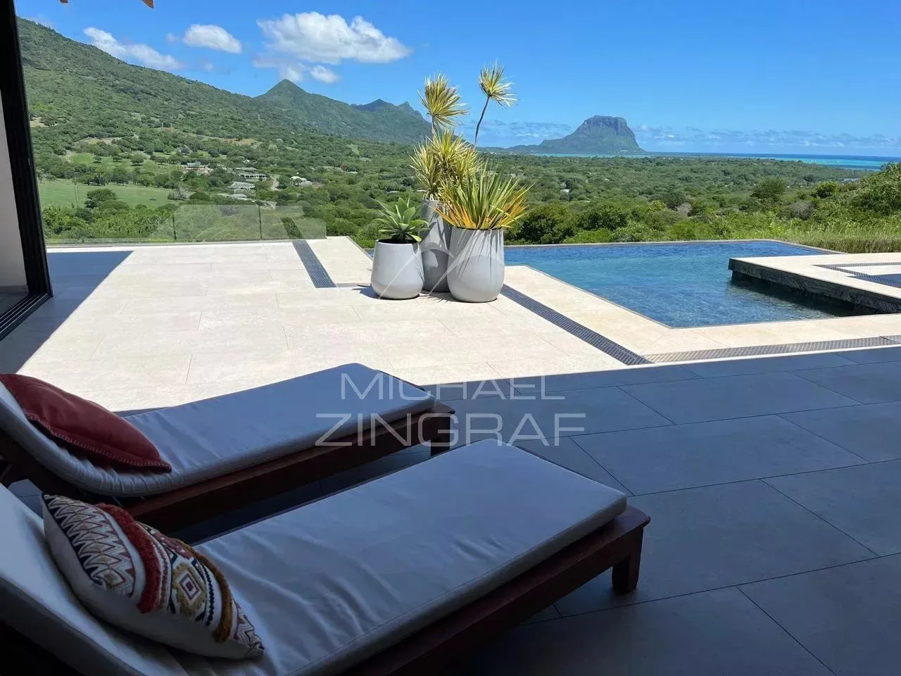 Villa de Luxe d'Exception à Petite Rivière Noire - 3