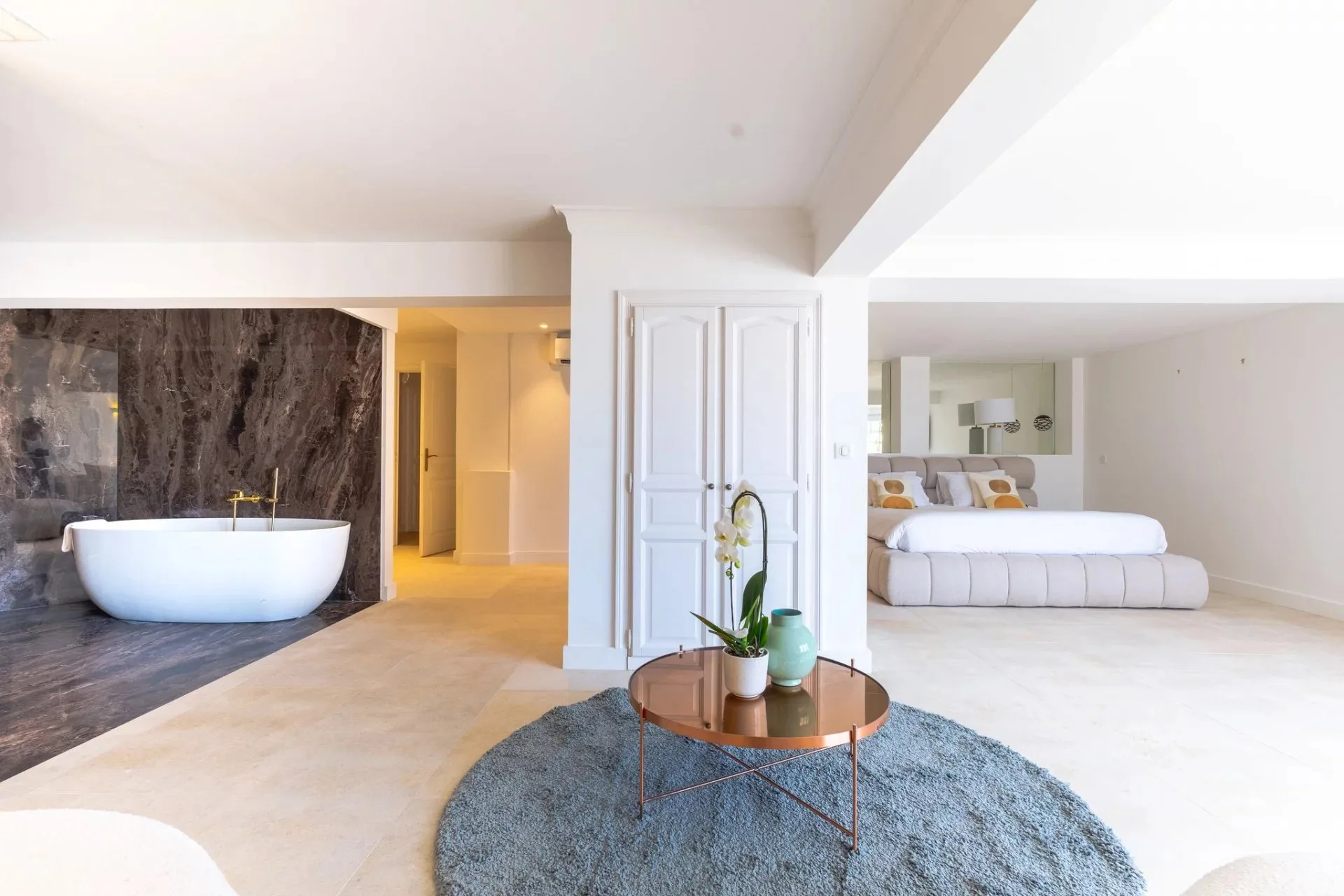 Aux portes de Cannes - Villa vue mer panoramique - 11 suites - 14