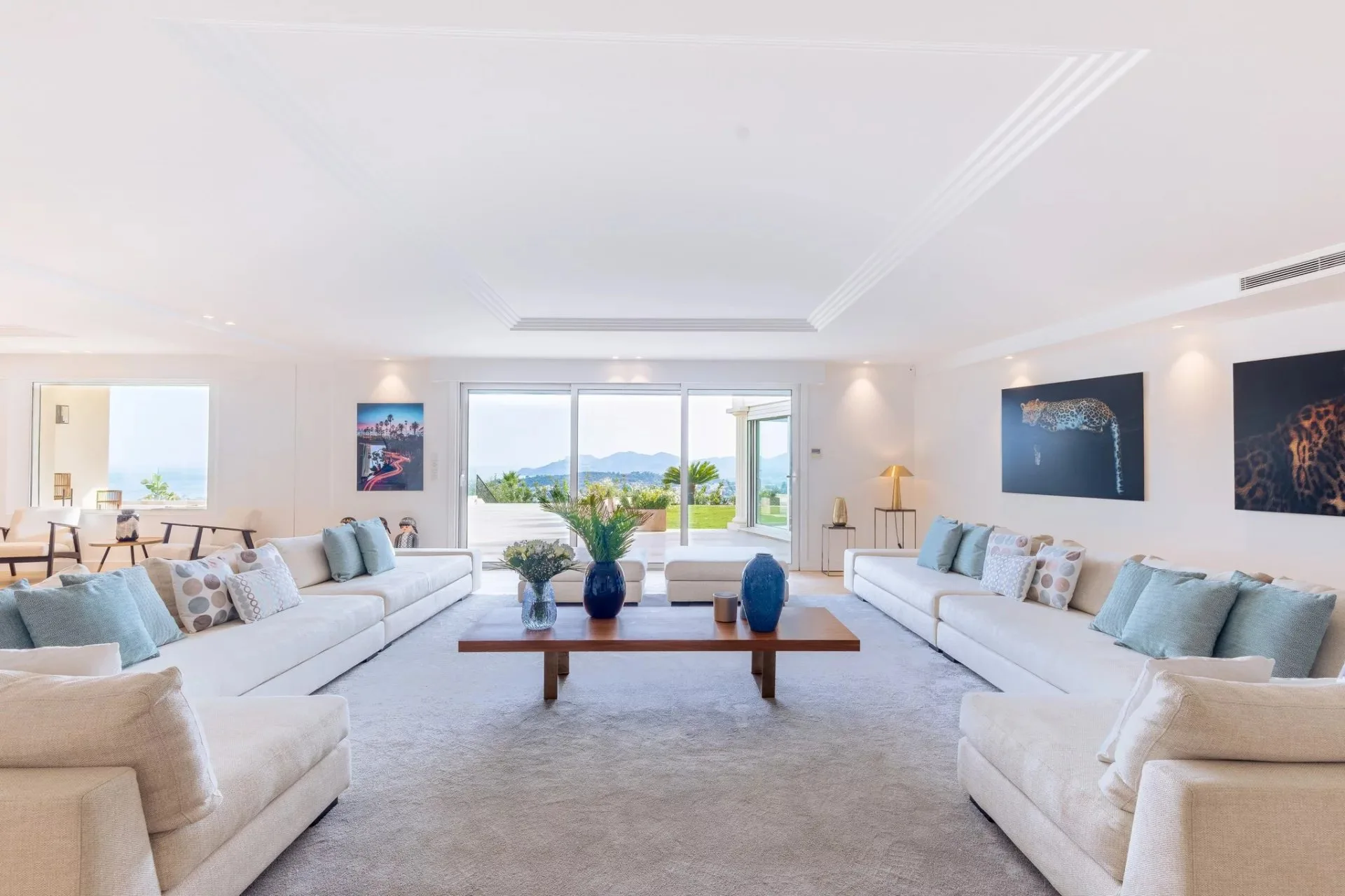 Aux portes de Cannes - Villa vue mer panoramique - 11 suites - 8