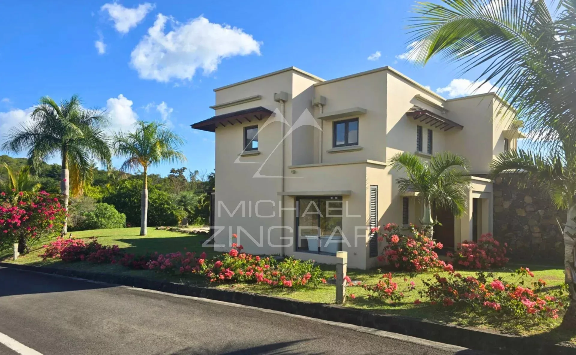Élégante Villa de 3 Chambres avec Vue sur les Montagnes – Rivière Noire - 8