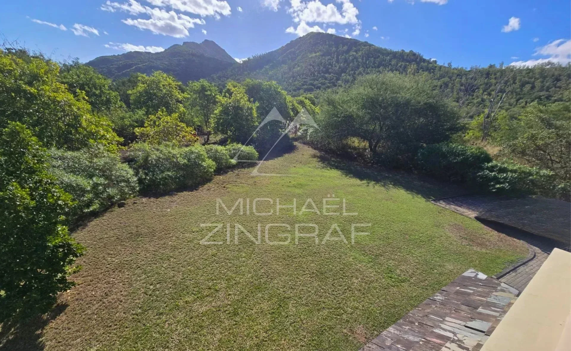 Élégante Villa de 3 Chambres avec Vue sur les Montagnes – Rivière Noire - 6