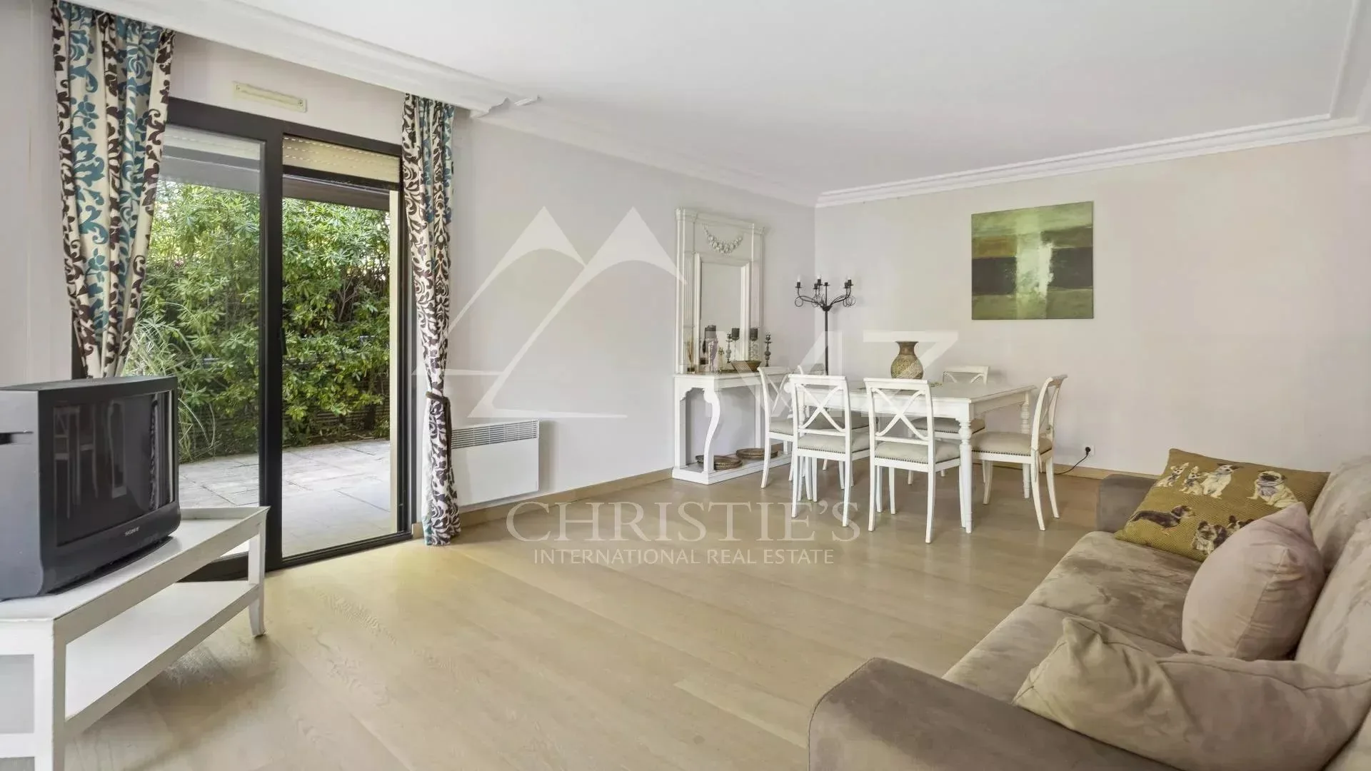 Quartier Montrose, appartement de 3 pièces avec jardin de 148m2 - 3