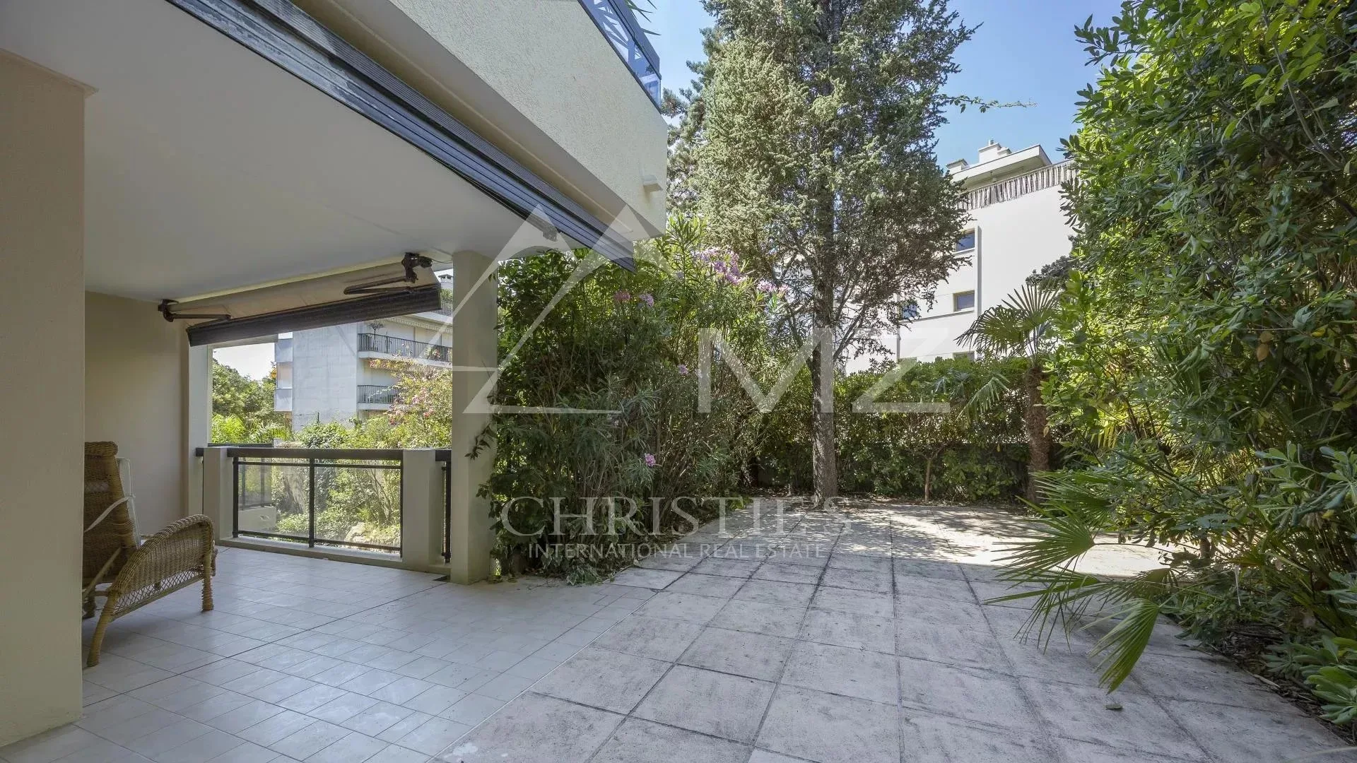 Quartier Montrose, appartement de 3 pièces avec jardin de 148m2 - 4