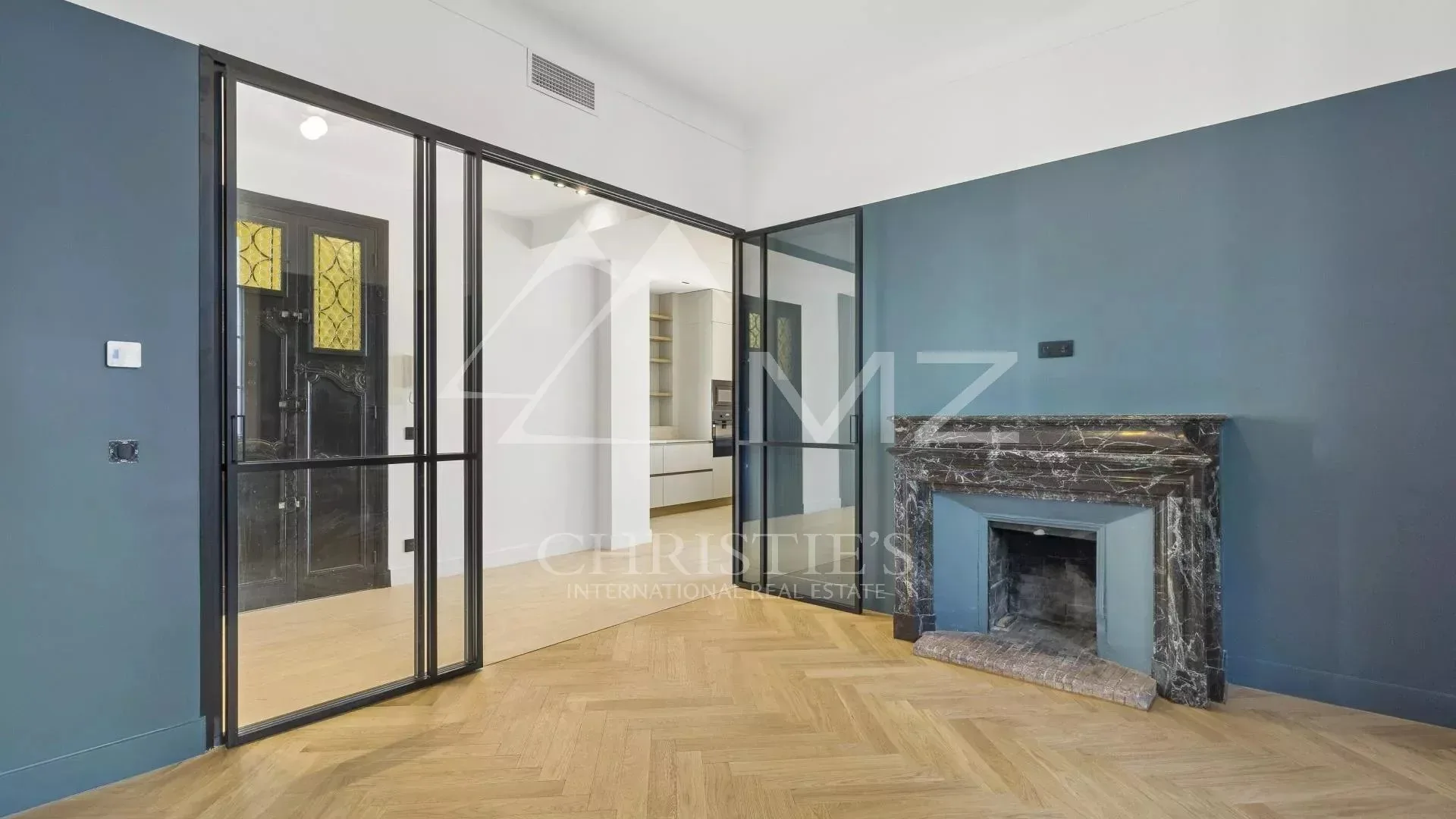 Le Cannet Europe : des volumes exceptionnels pour cet appartement - 4