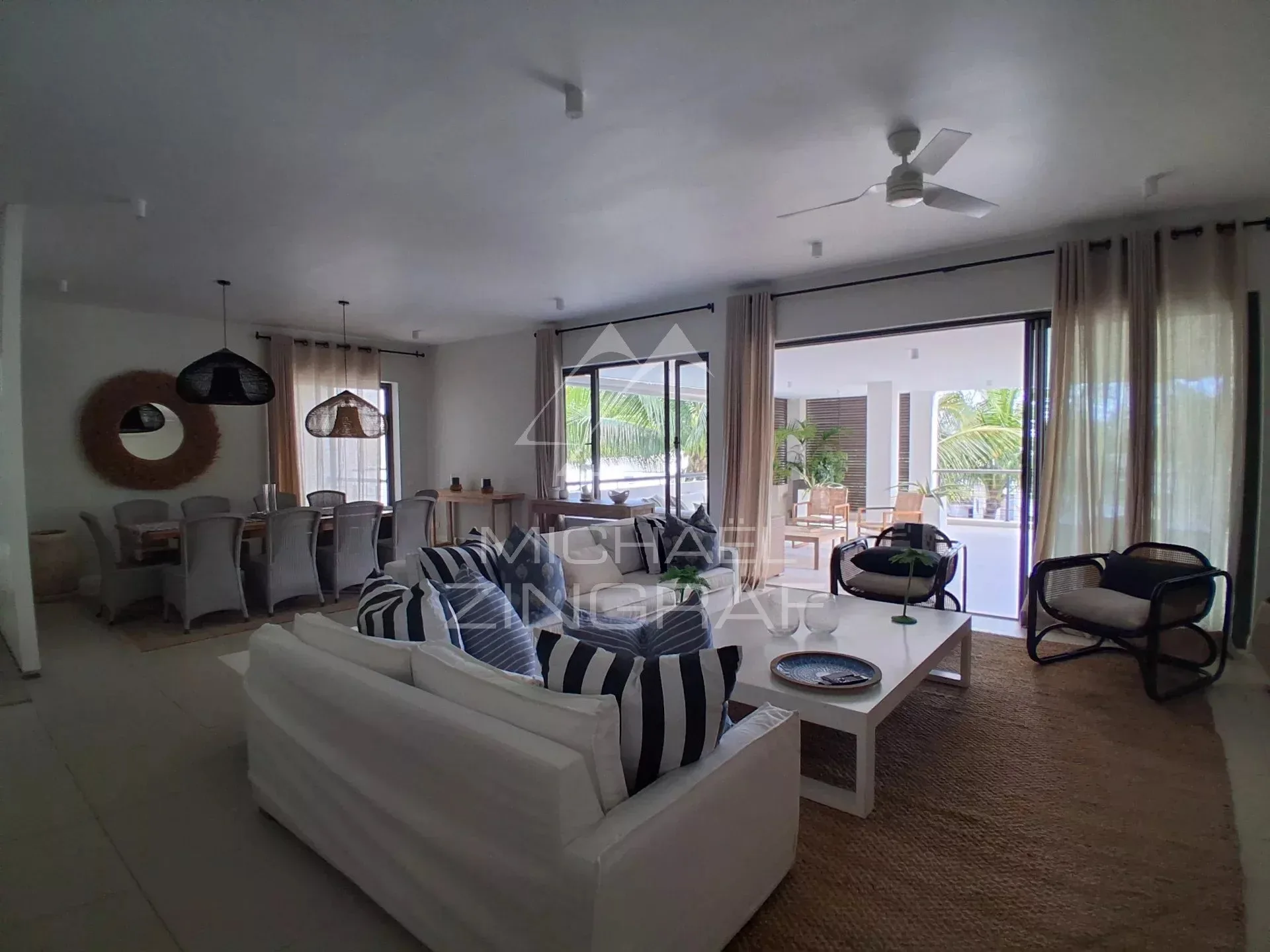 Penthouse d'Exception avec Rooftop Privatif, Piscine et Accès à une Plage Privée - 11