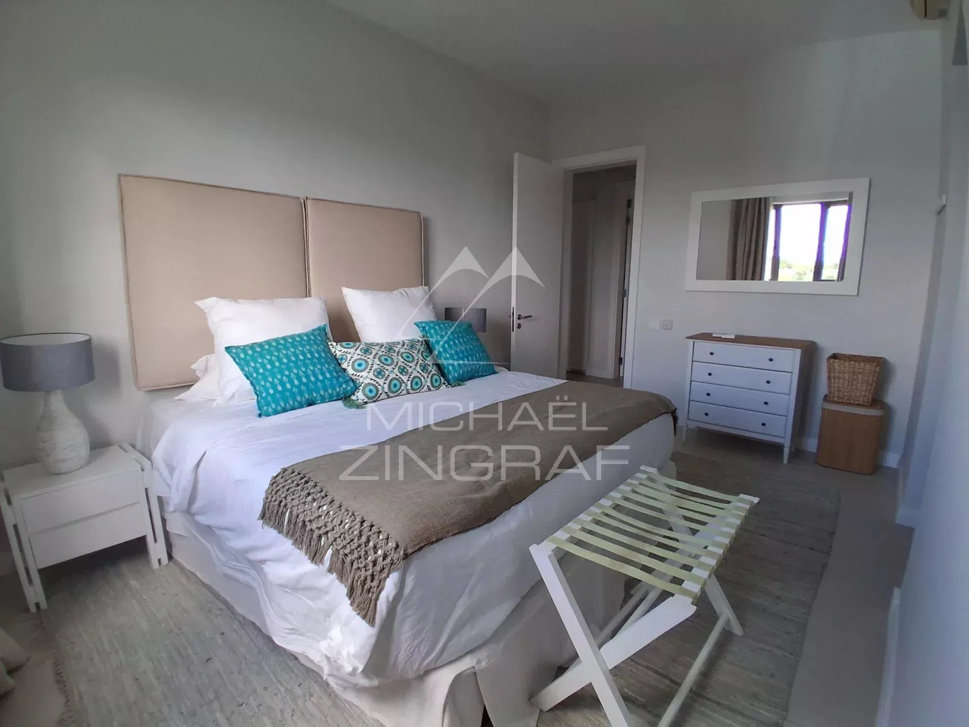 Penthouse d'Exception avec Rooftop Privatif, Piscine et Accès à une Plage Privée - 26