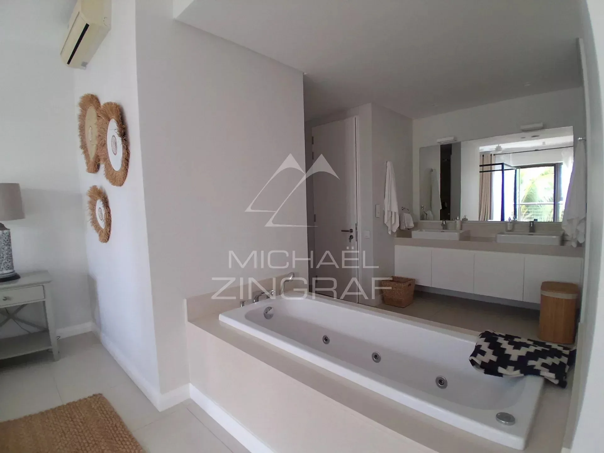 Penthouse d'Exception avec Rooftop Privatif, Piscine et Accès à une Plage Privée - 28