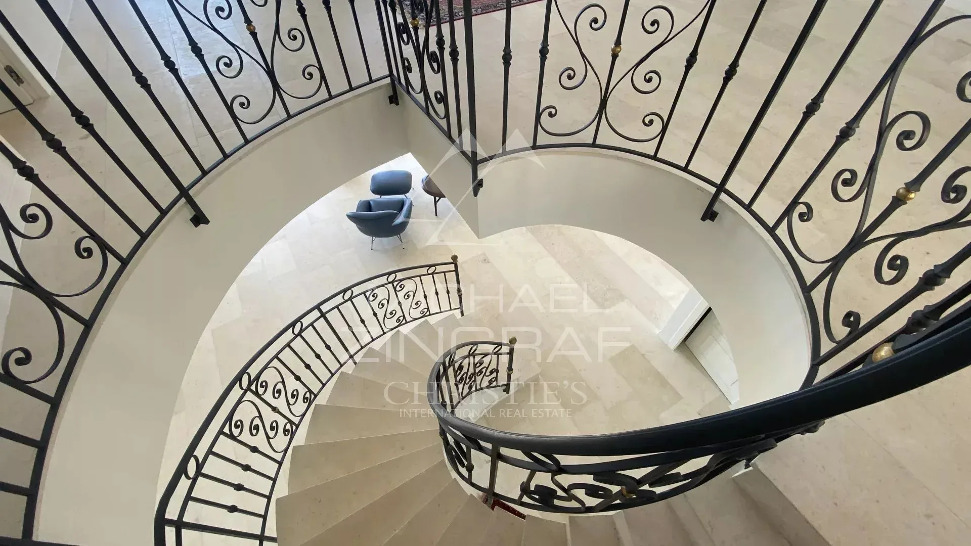 Villa au style épuré sur les balcons de la Riviera - 5