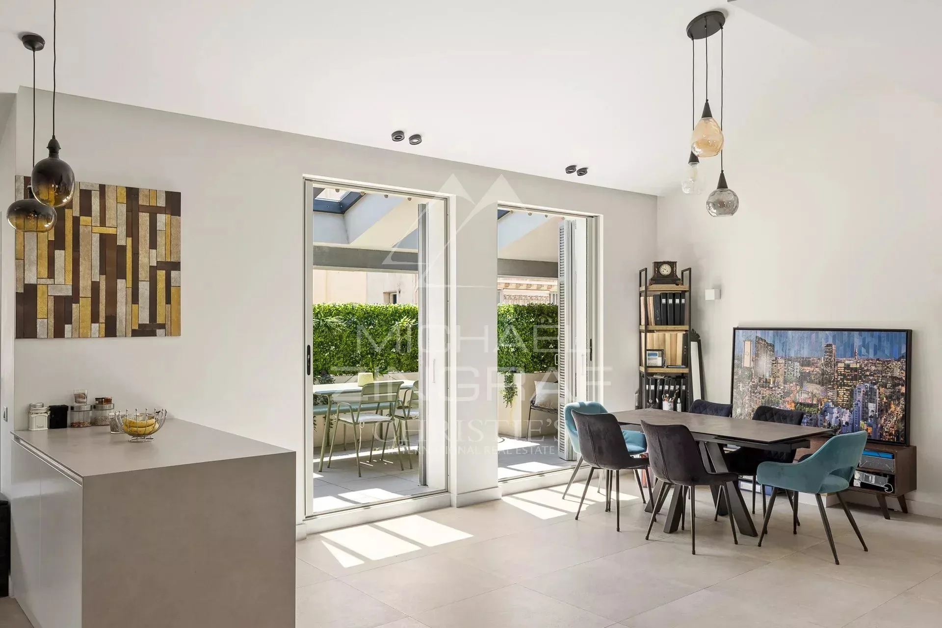NICE Centre – Duplex moderne dans immeuble bourgeois avec grande terrasse - 9