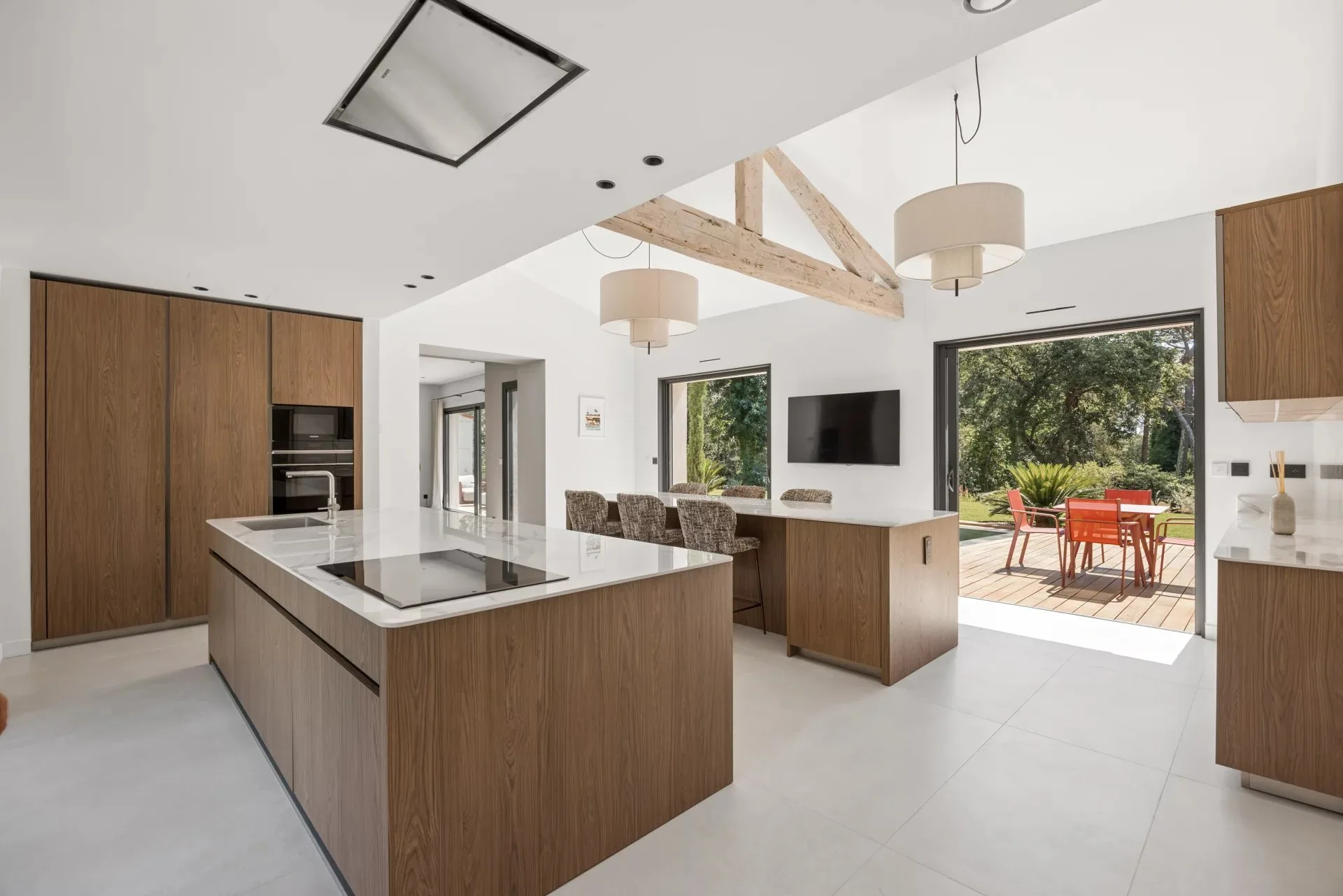 Mougins – Villa familiale rénovée dans un domaine confidentiel - 5