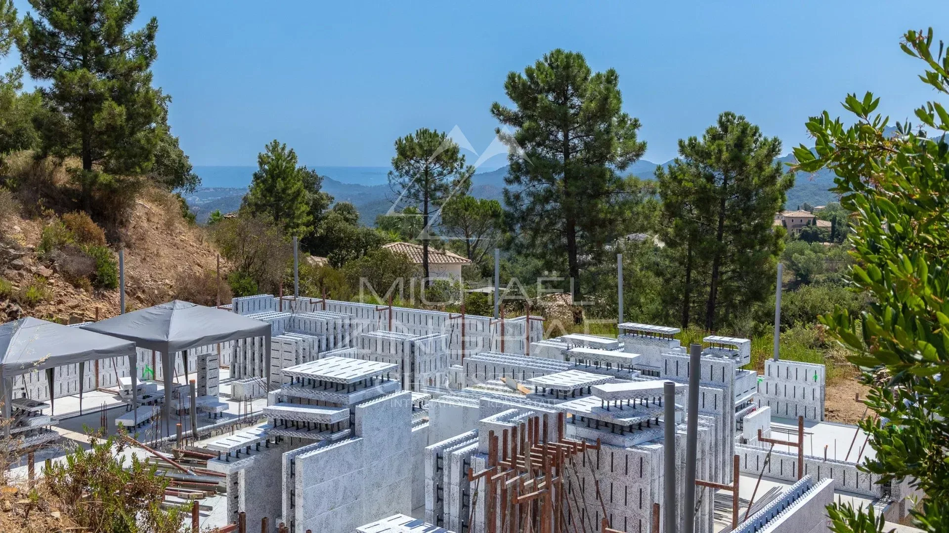 Terrain avec projet prêt à construire et vue imprenable - 16