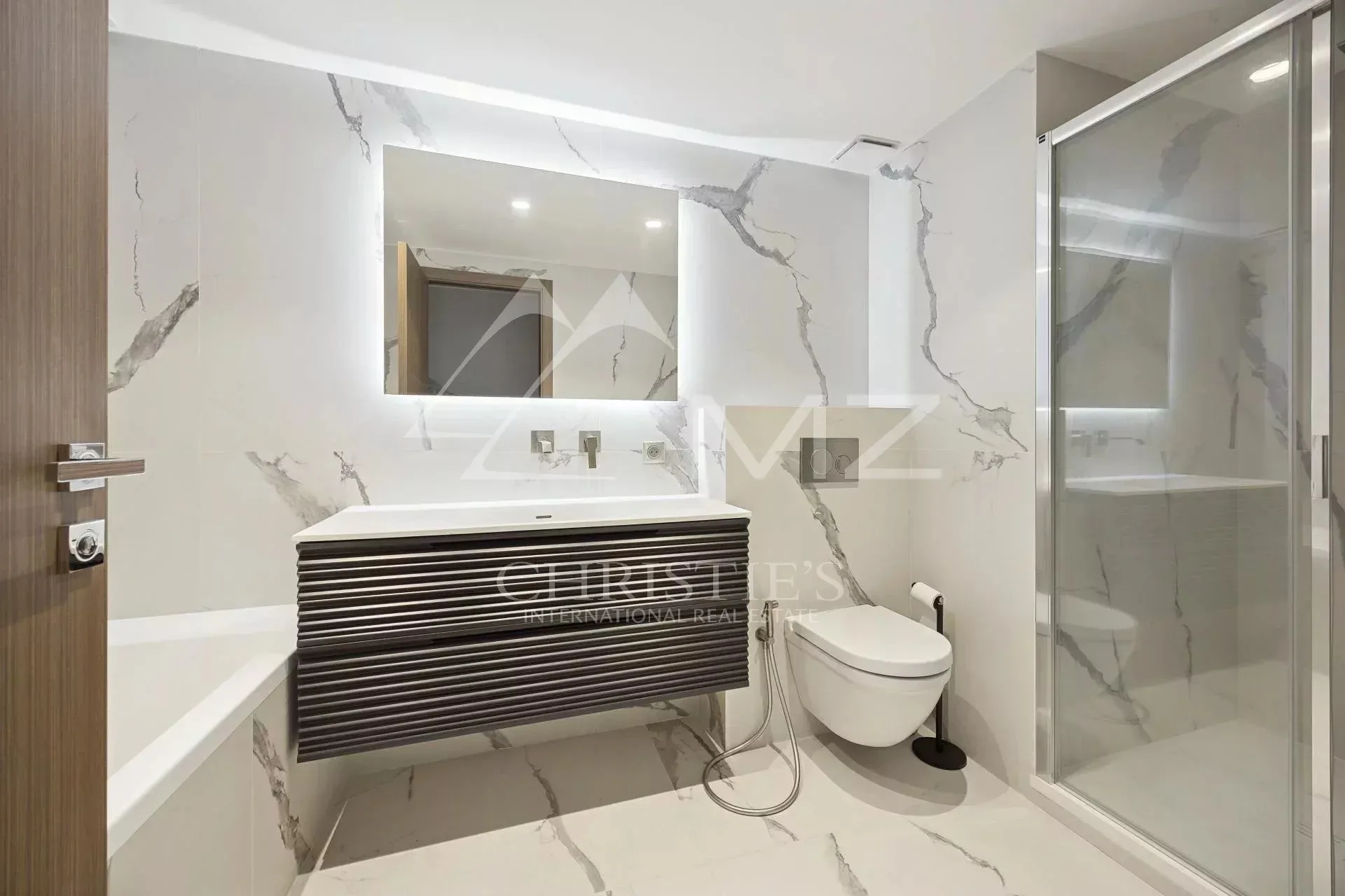 Magnifique appartement contemporain à la vue mer féerique - 13