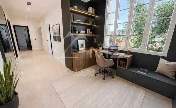 Le Cannet Europe : des volumes exceptionnels pour cet appartement - 15