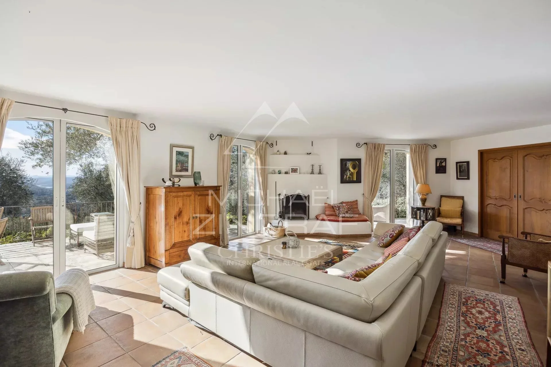 Elegante  Villa position dominante avec vue mer et oliveraie - 2